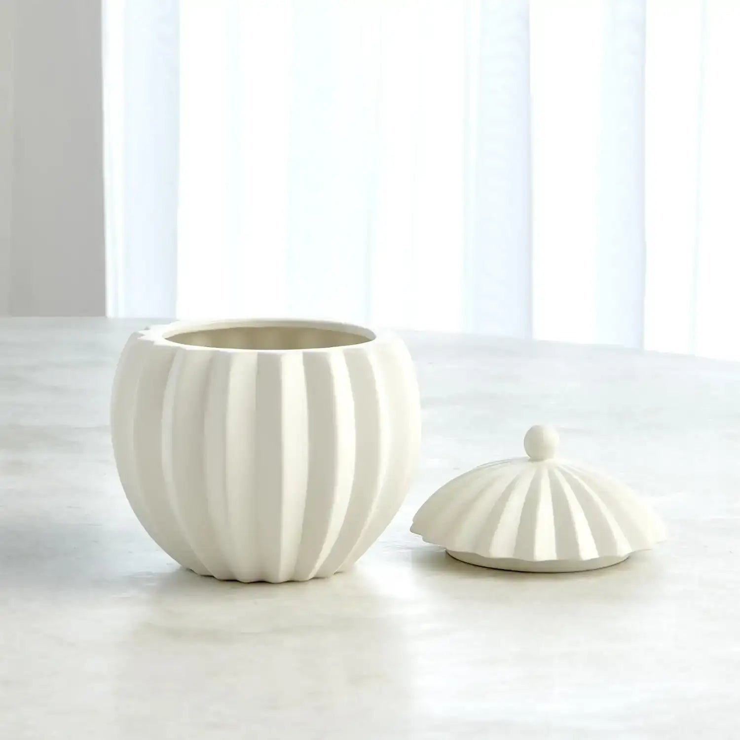GLOBAL VIEWS SPICCHI LINE BOWL W/LID - Decorative Accents