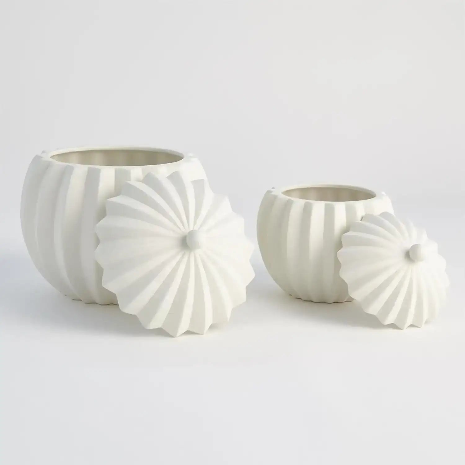 GLOBAL VIEWS SPICCHI LINE BOWL W/LID - Decorative Accents