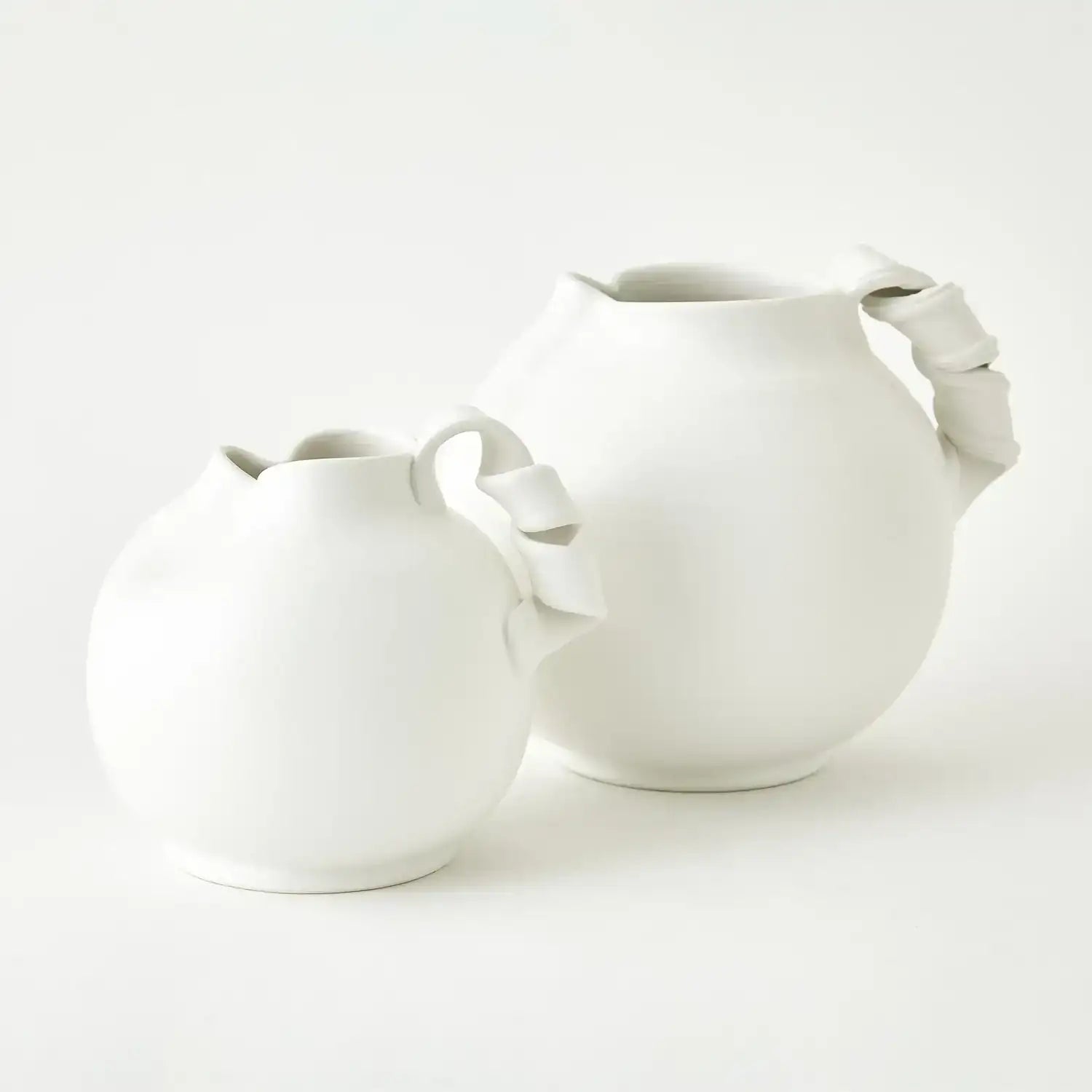 GLOBAL VIEWS CURT PITCHERS - Decorative Accents