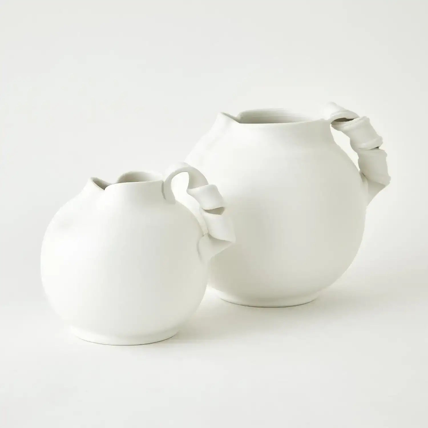 GLOBAL VIEWS CURT PITCHERS - Decorative Accents