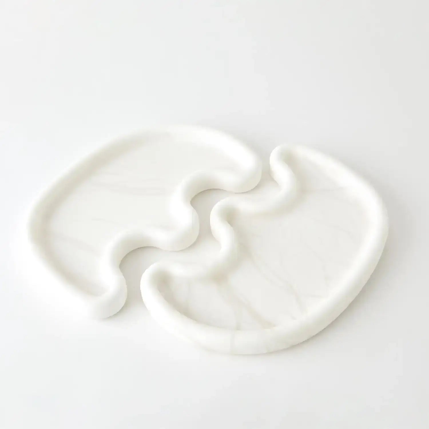 GLOBAL VIEWS AMERA ALABASTER TRAY - Decorative Accents