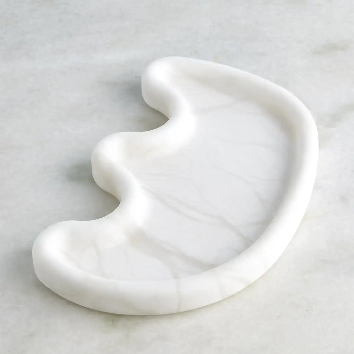 GLOBAL VIEWS AMERA ALABASTER TRAY - Decorative Accents