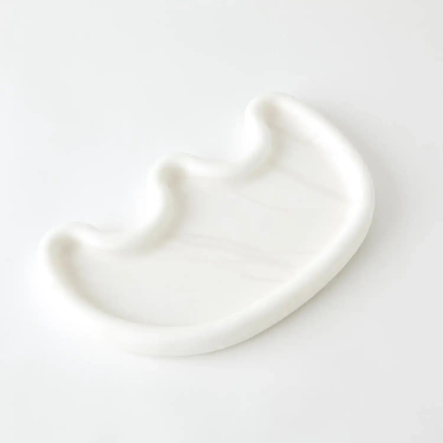 GLOBAL VIEWS AMERA ALABASTER TRAY - Decorative Accents