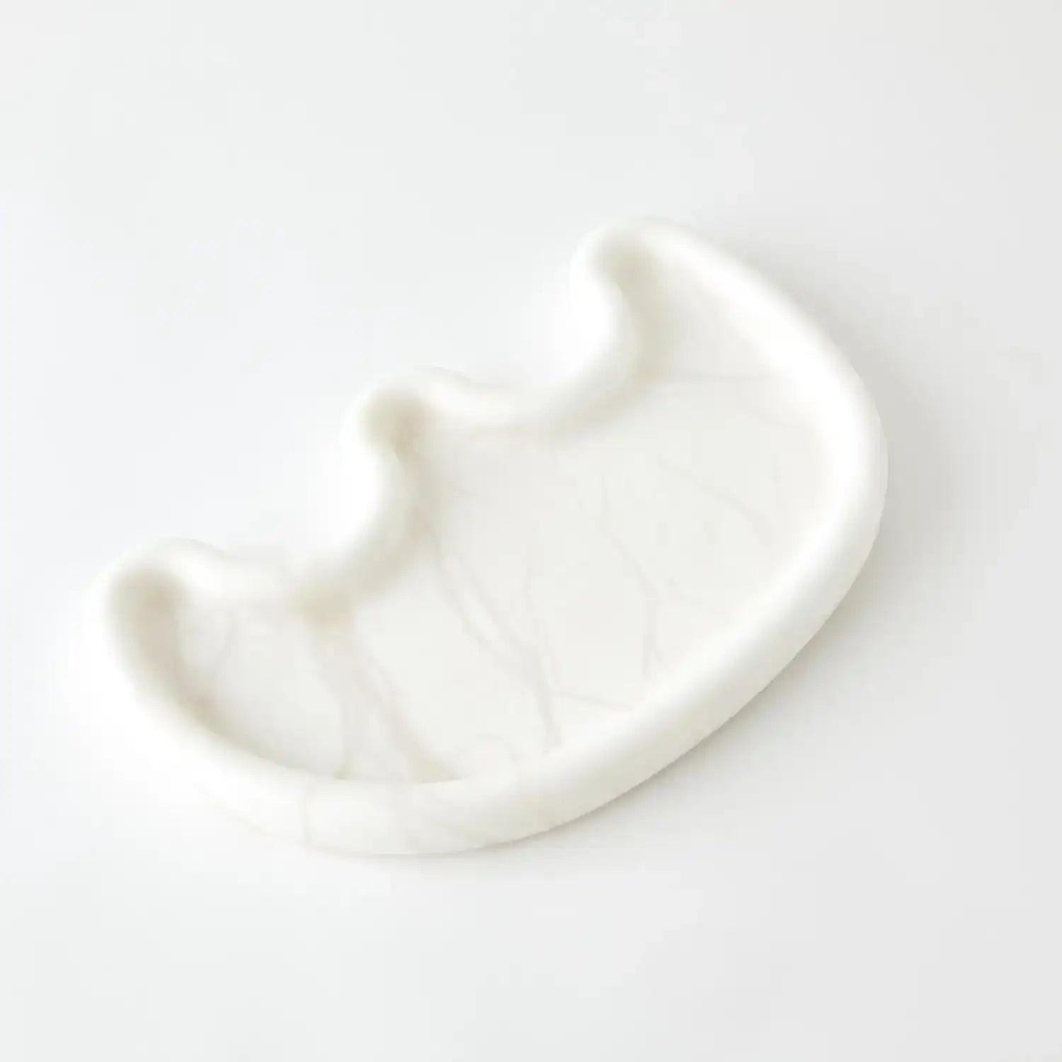 GLOBAL VIEWS AMERA ALABASTER TRAY - Decorative Accents