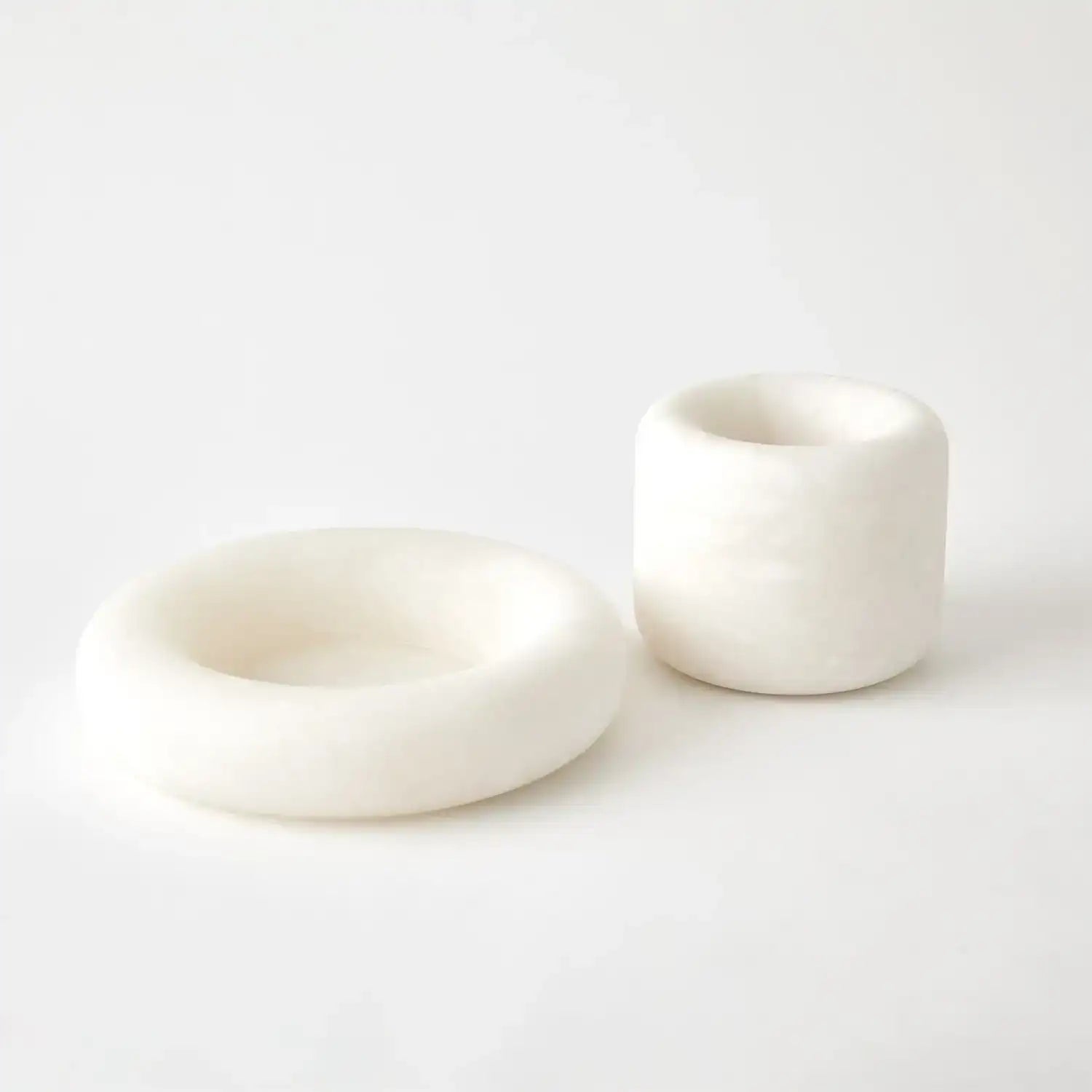 GLOBAL VIEWS ALABASTER RING BOWL - Decorative Accents