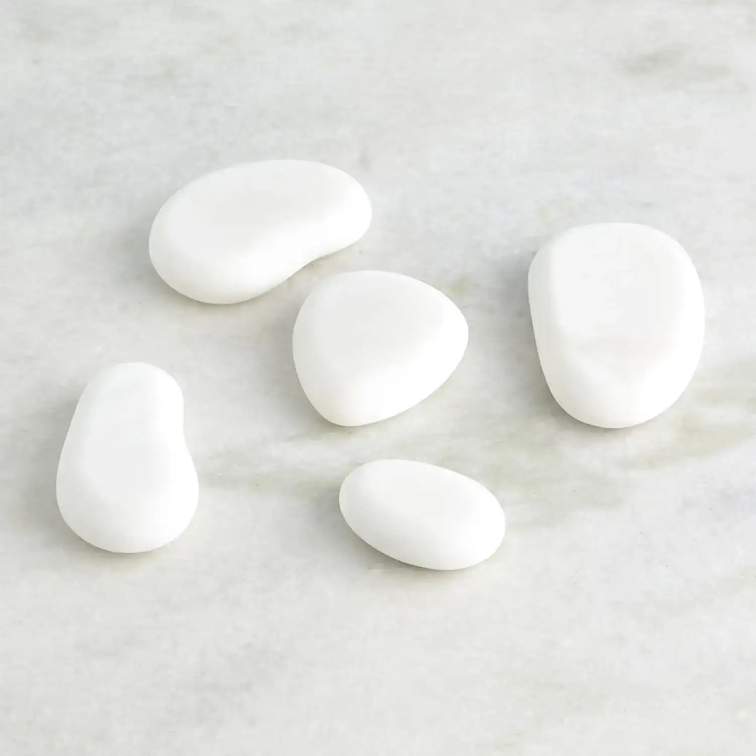 GLOBAL VIEWS S/5 ALABASTER RIVER ROCKS - Decorative Accents