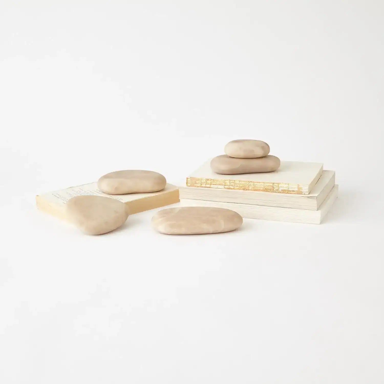 GLOBAL VIEWS S/5 ALABASTER RIVER ROCKS - Decorative Accents
