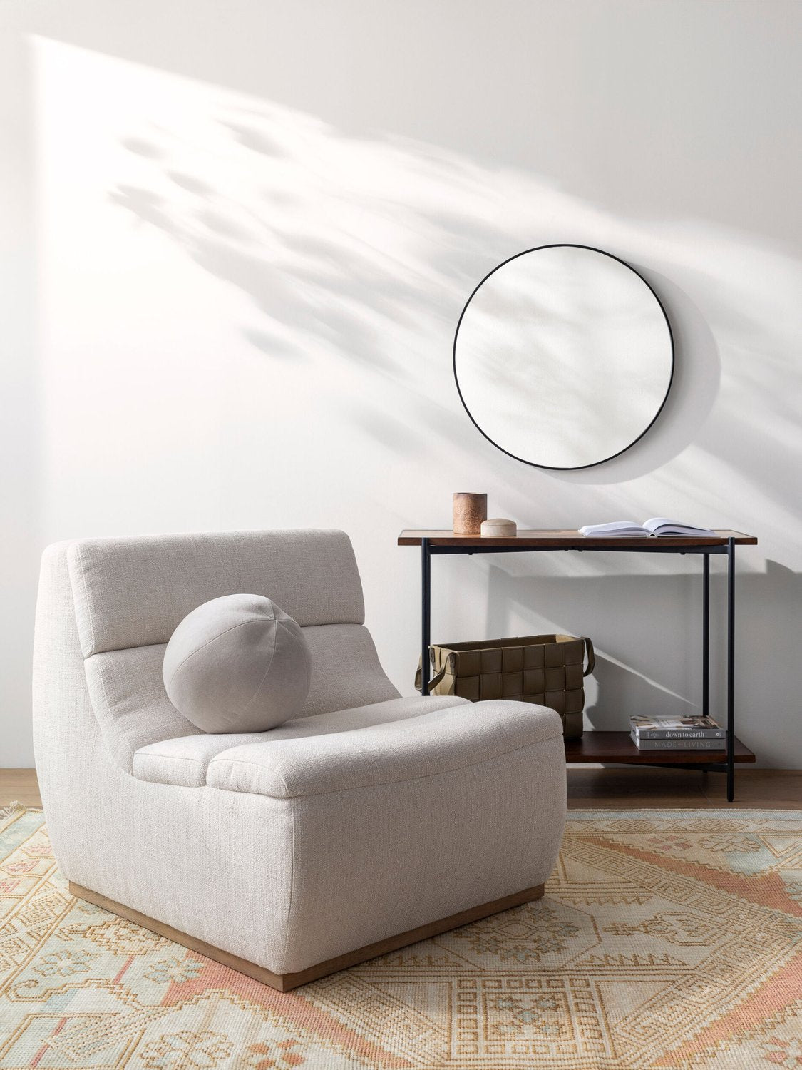 SURYA BARBER ACCENT CHAIR - Lounge