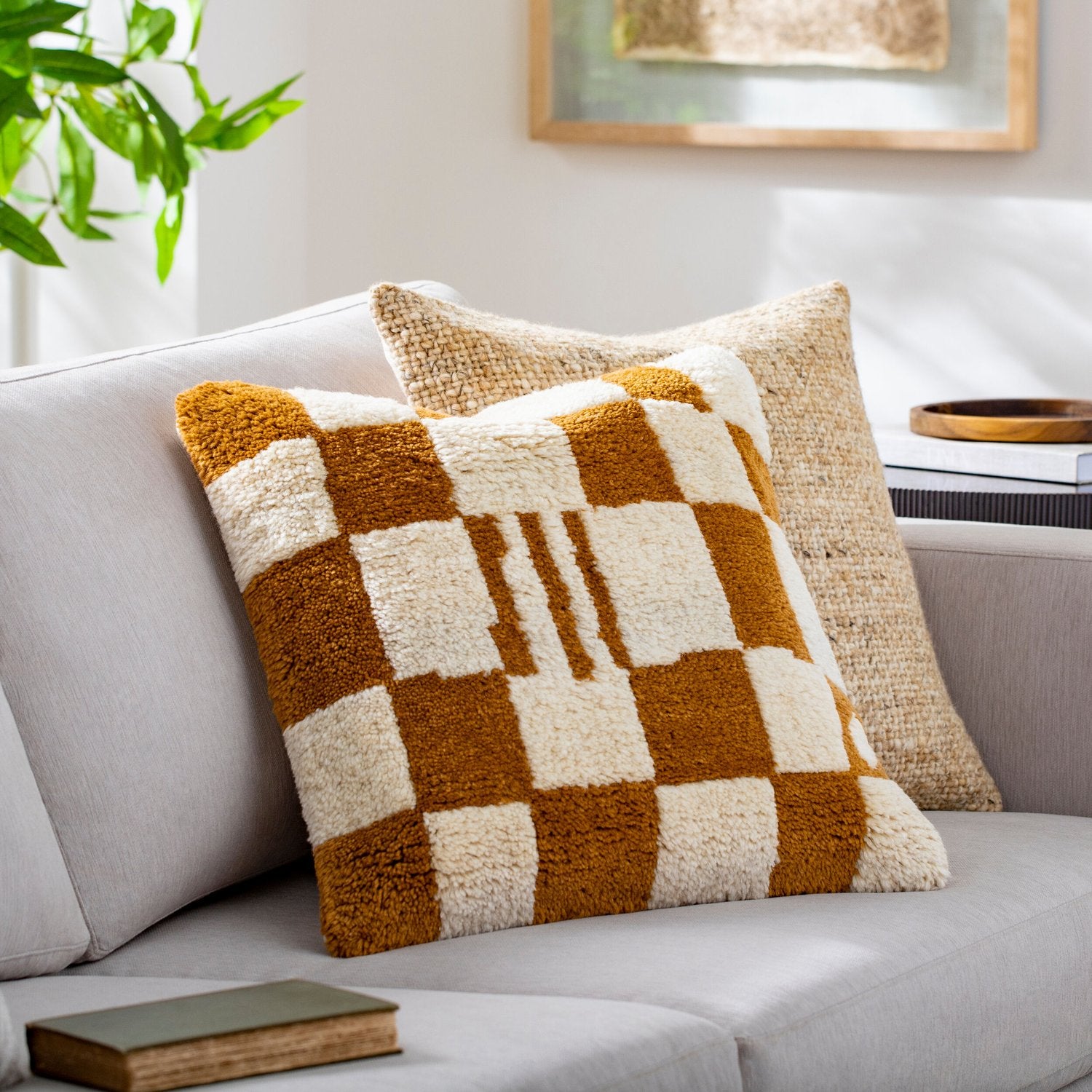 SURYA BALDER ACCENT PILLOW - Linens