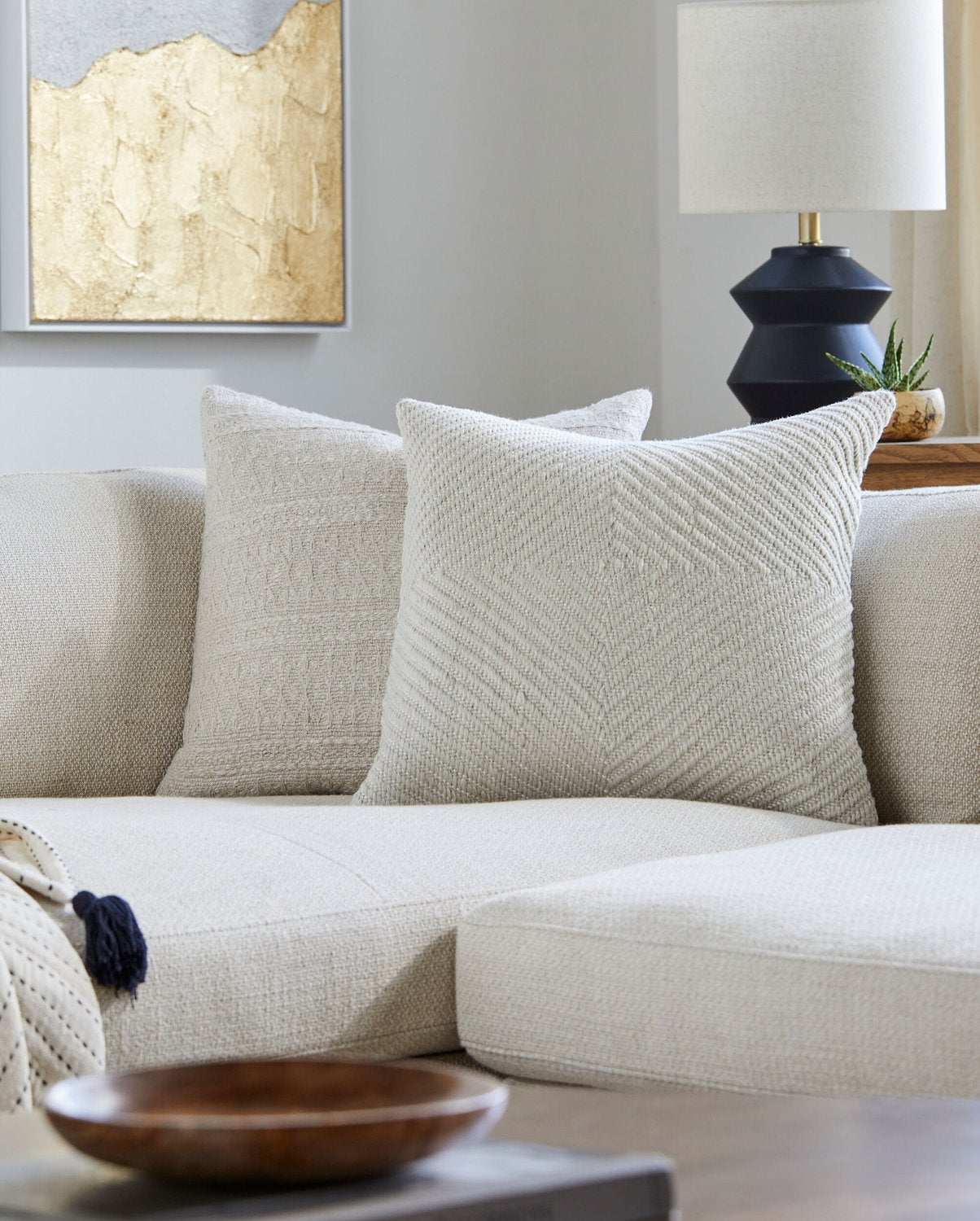 SURYA CAIRN ACCENT PILLOW - Linens