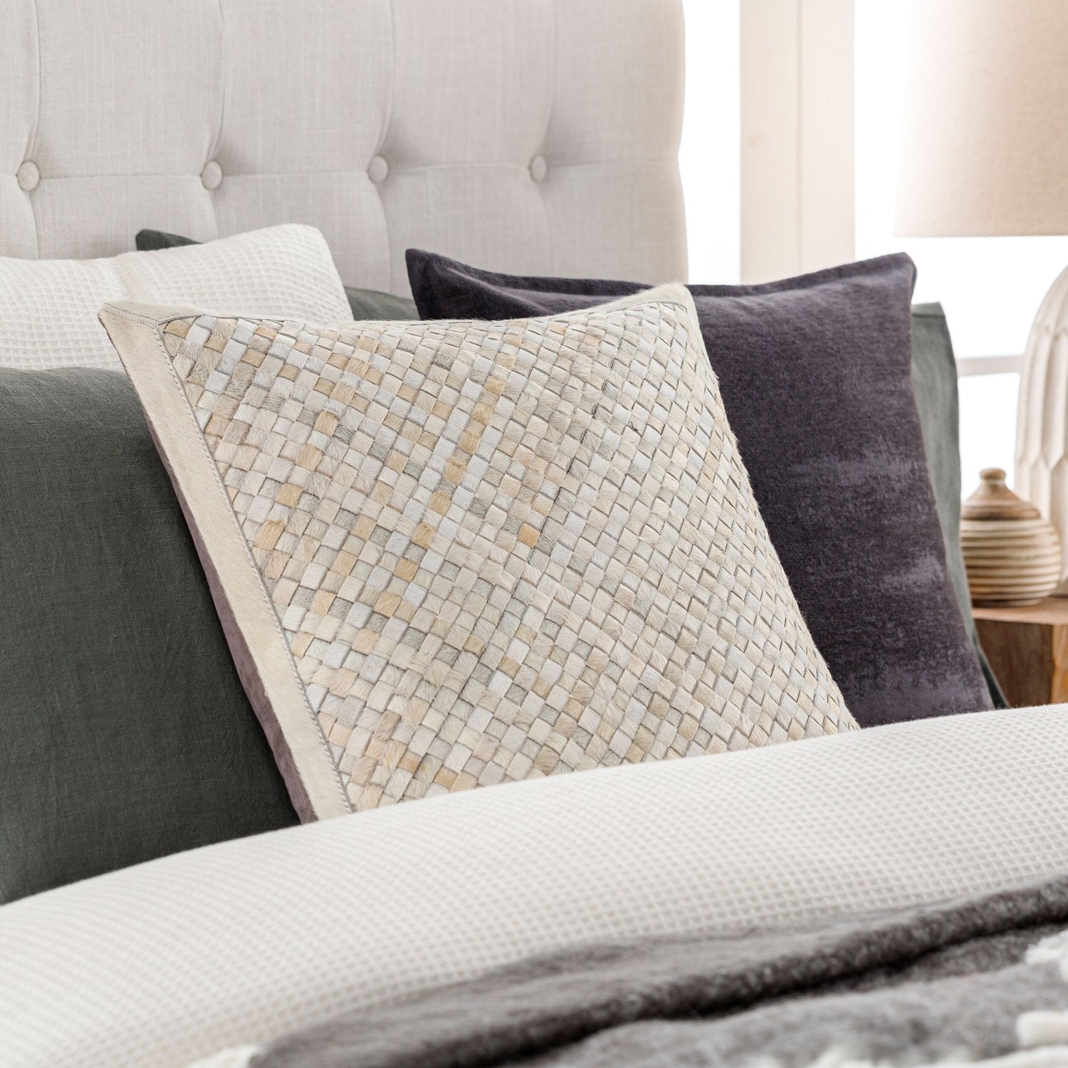SURYA CESTA ACCENT PILLOW - Linens