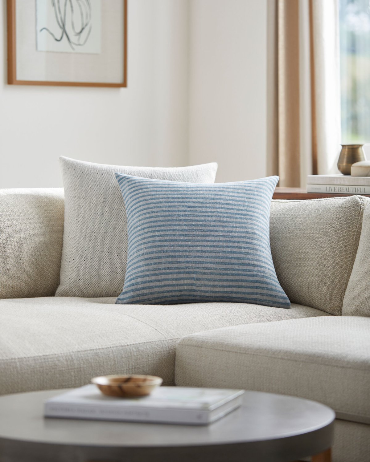 SURYA CHATEAU DE CHIC ACCENT PILLOW - Linens
