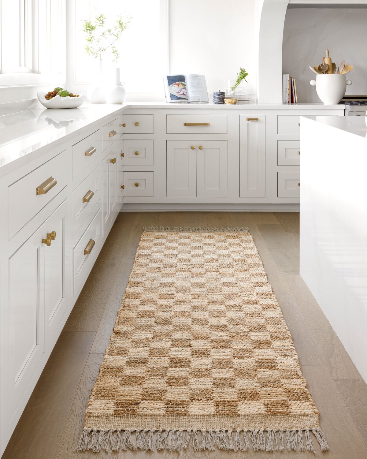LIVABLISS DAMA HANDMADE RUG - Rugs