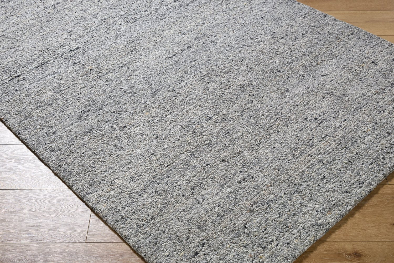 LIVABLISS DESIRE HANDMADE RUG - Rugs