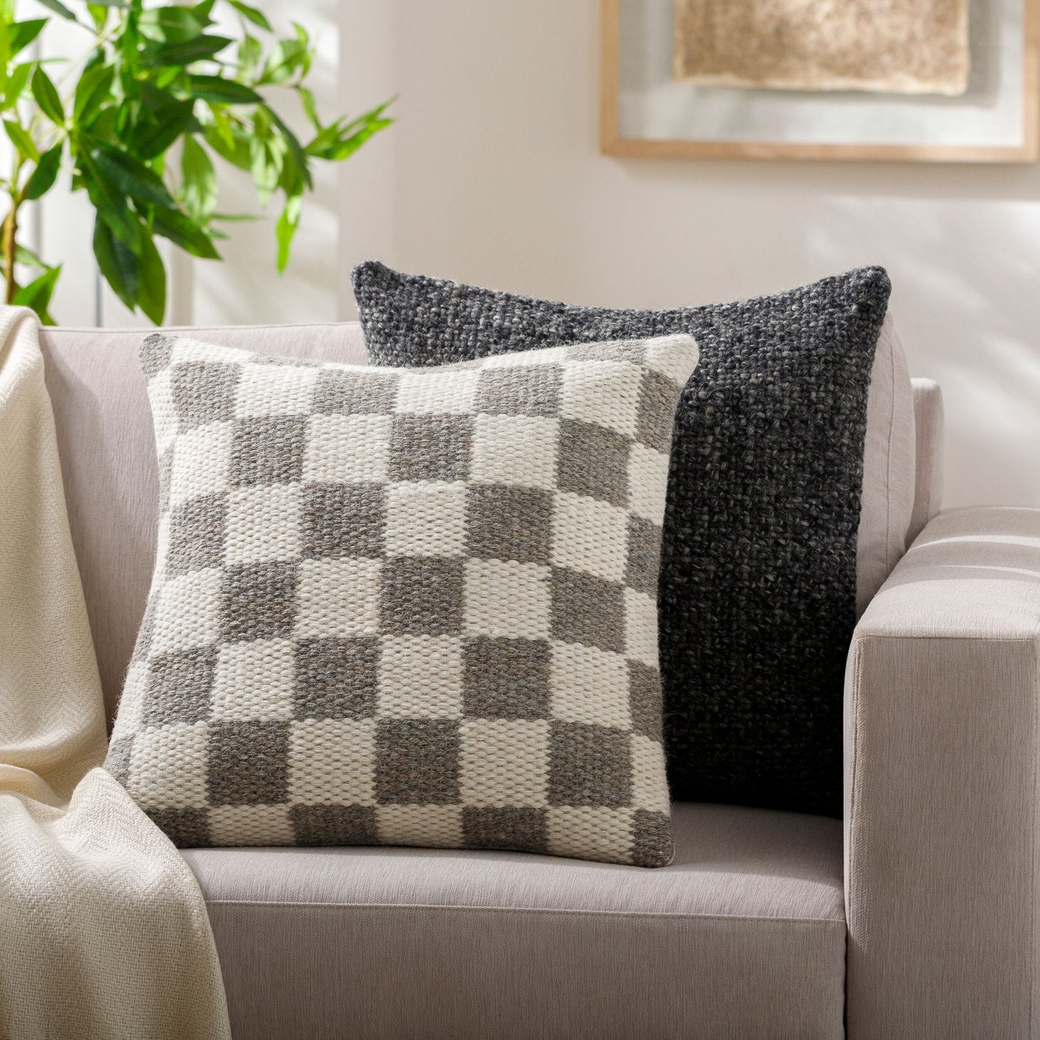 SURYA PREETHI ACCENT PILLOW - Linens
