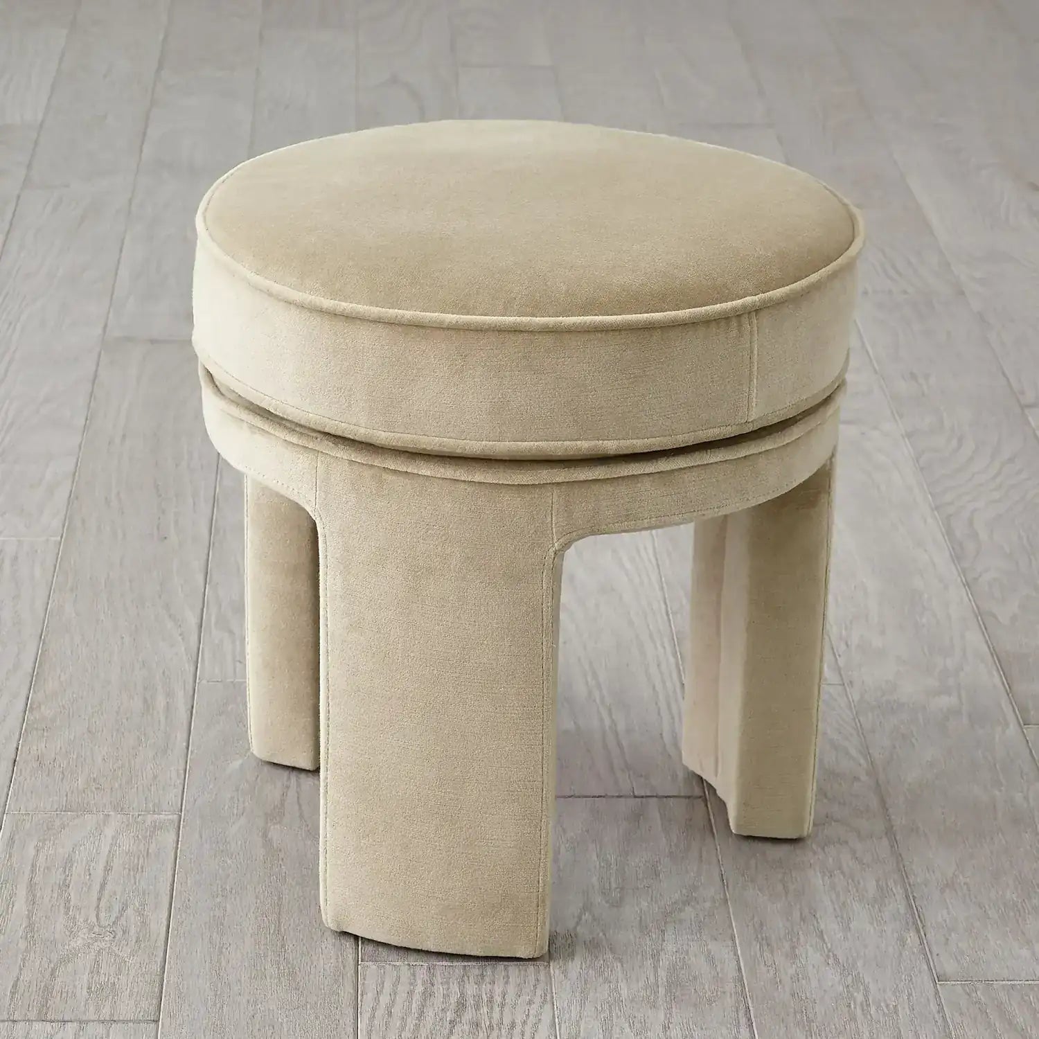 GLOBAL VIEWS PAPU STOOL - Bar Stools