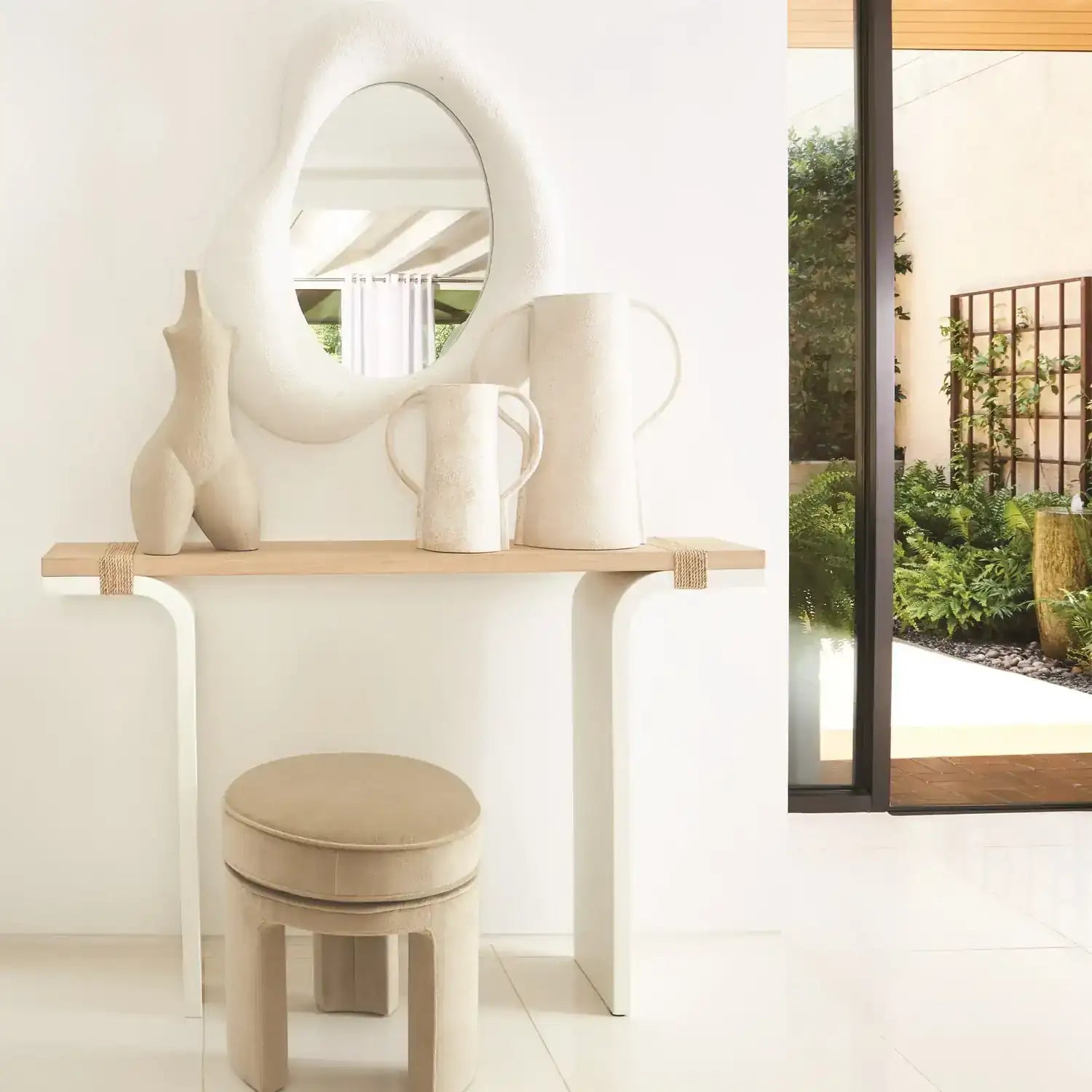 GLOBAL VIEWS PAPU STOOL - Bar Stools