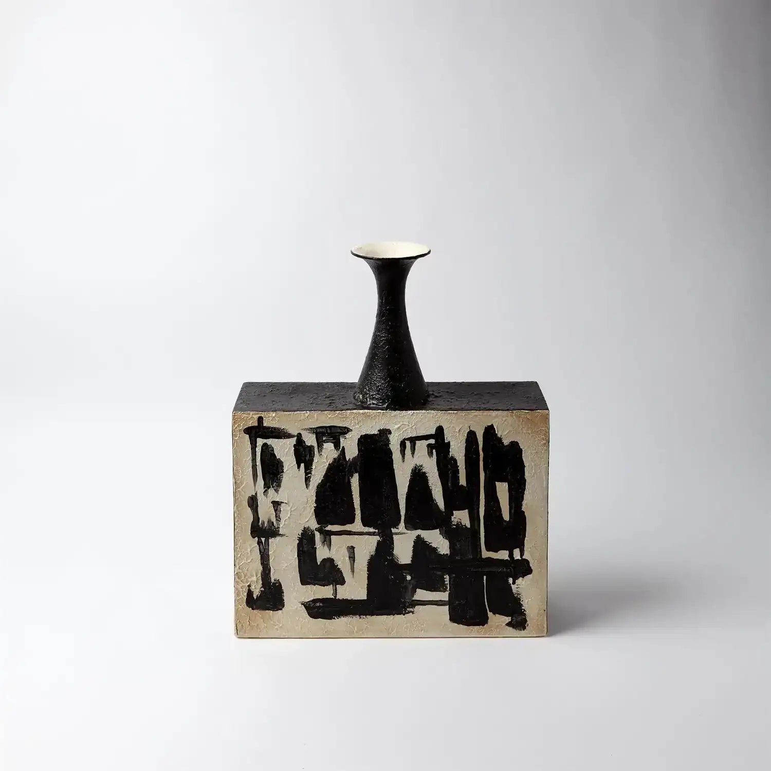 GLOBAL VIEWS THETIS VASE - Decorative Accents