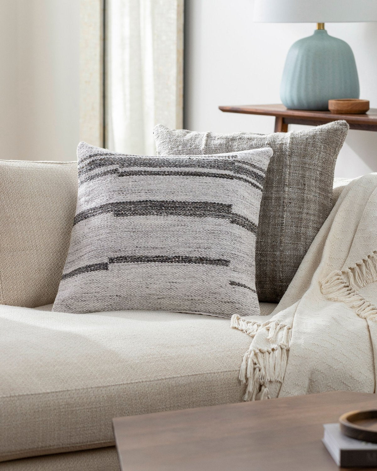 SURYA GUINEA ACCENT PILLOW - Linens