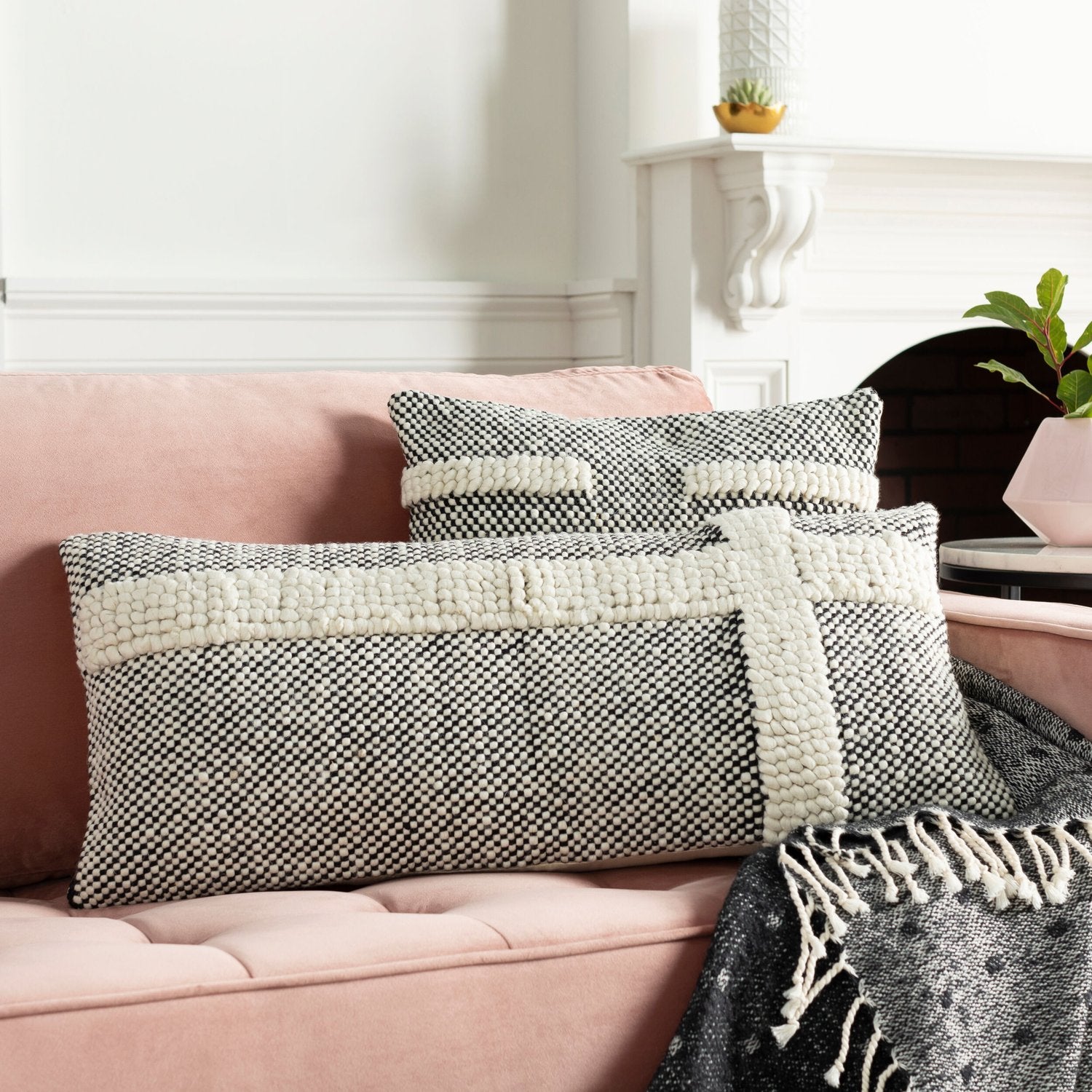 SURYA HARLOW LUMBAR PILLOW - Linens
