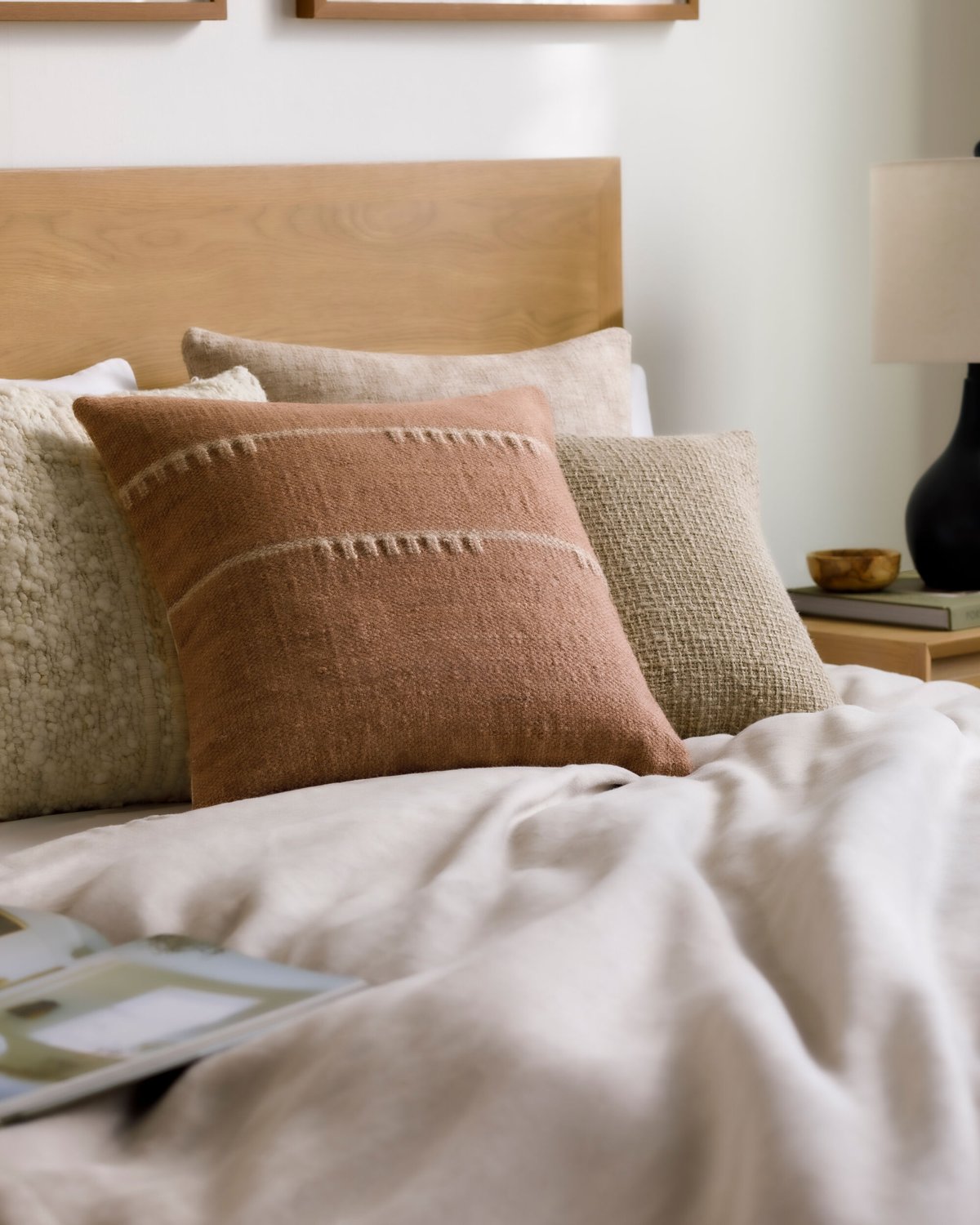 SURYA HARRY ACCENT PILLOW - Linens