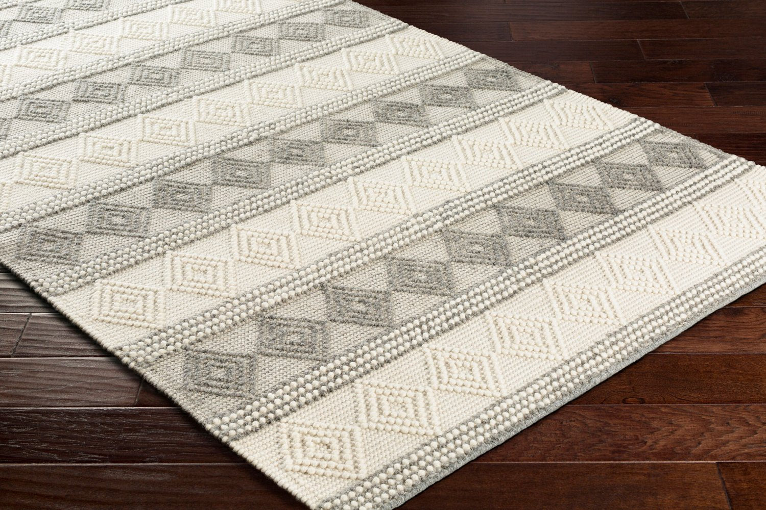 LIVABLISS HYGGE HANDMADE RUG - Rugs