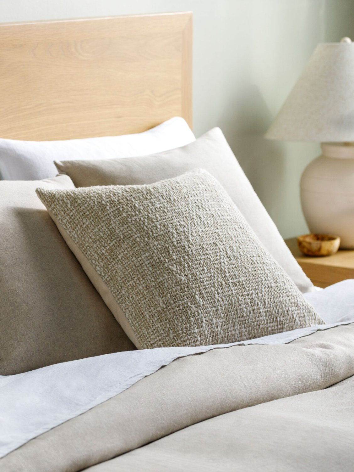 SURYA NICKI ACCENT PILLOW - Linens