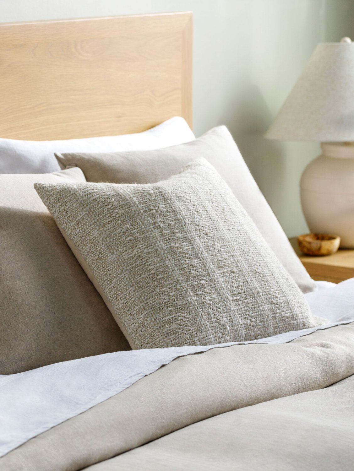 SURYA NICKI ACCENT PILLOW - Linens