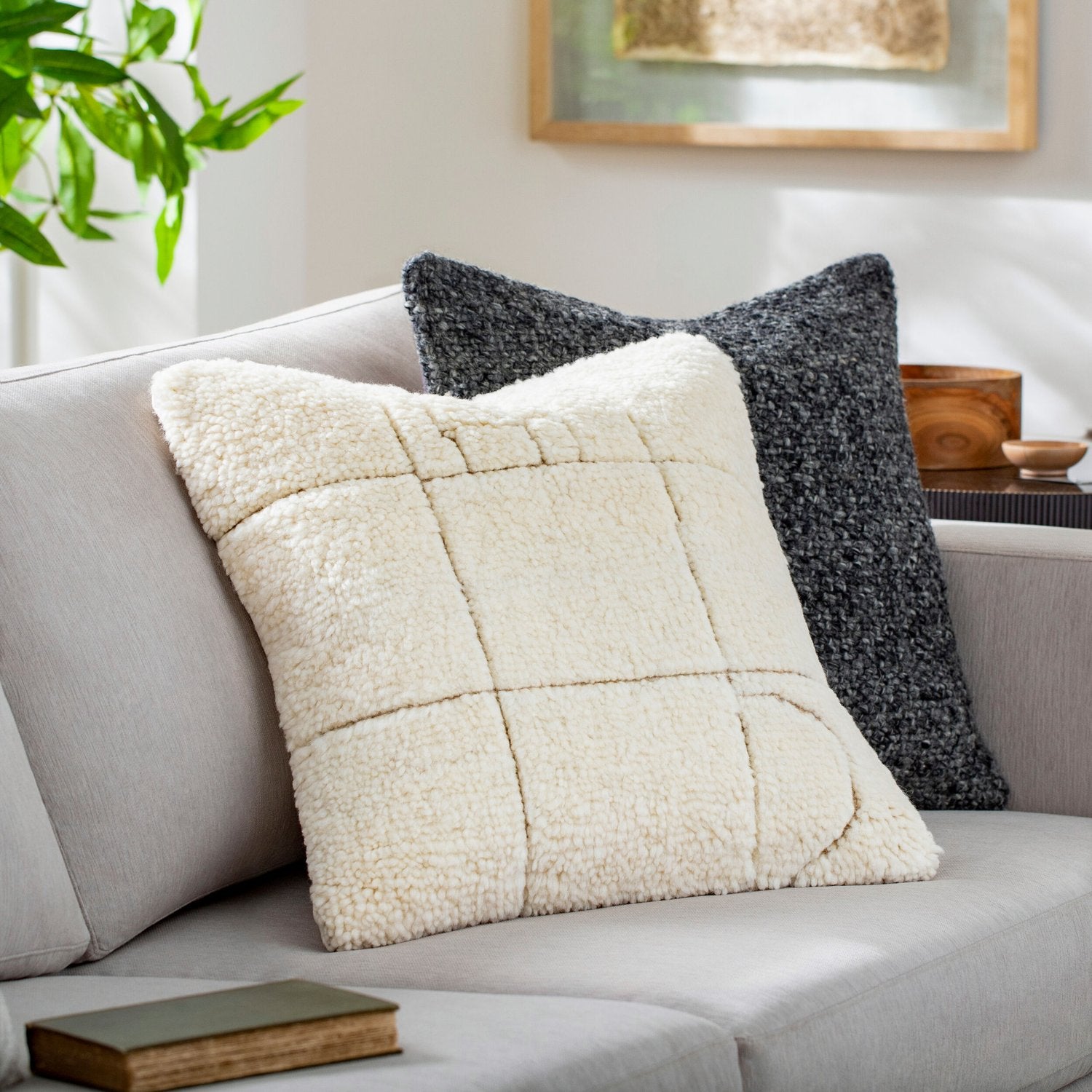 SURYA JAKOB ACCENT PILLOW - Linens