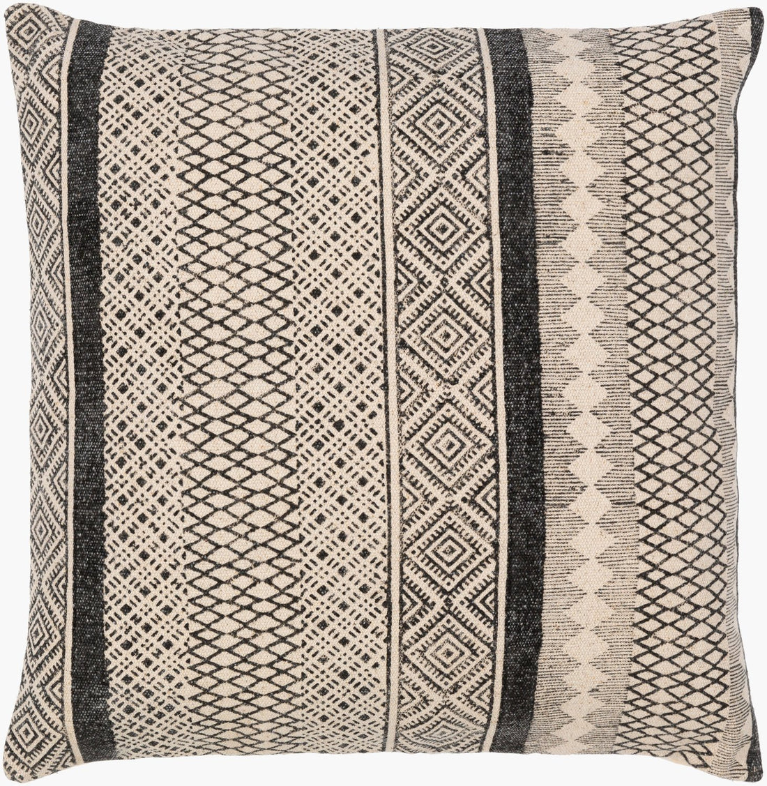 LIVABLISS JANYA ACCENT PILLOW - Linens