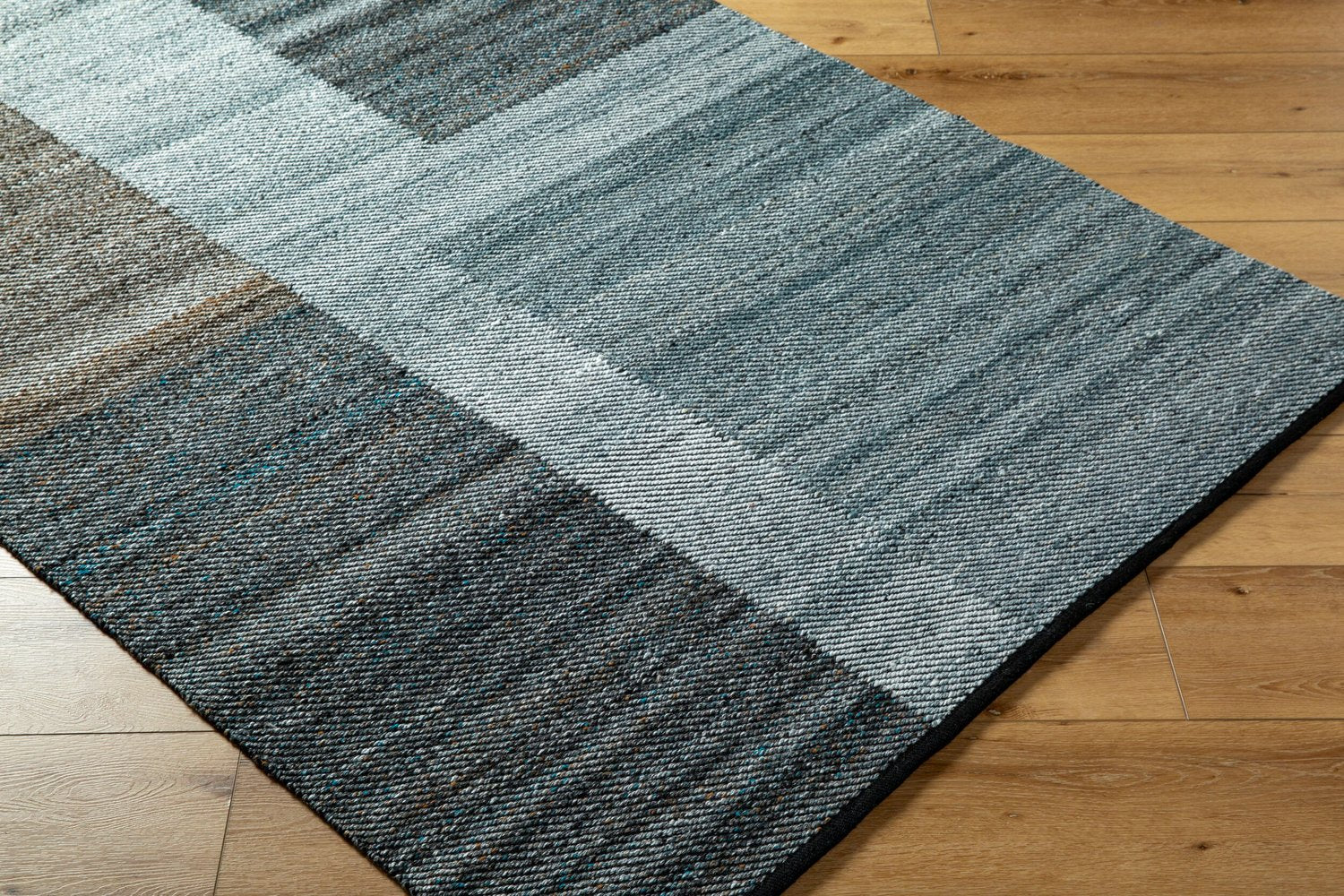 LIVABLISS JOCELYN HANDMADE RUG - Rugs