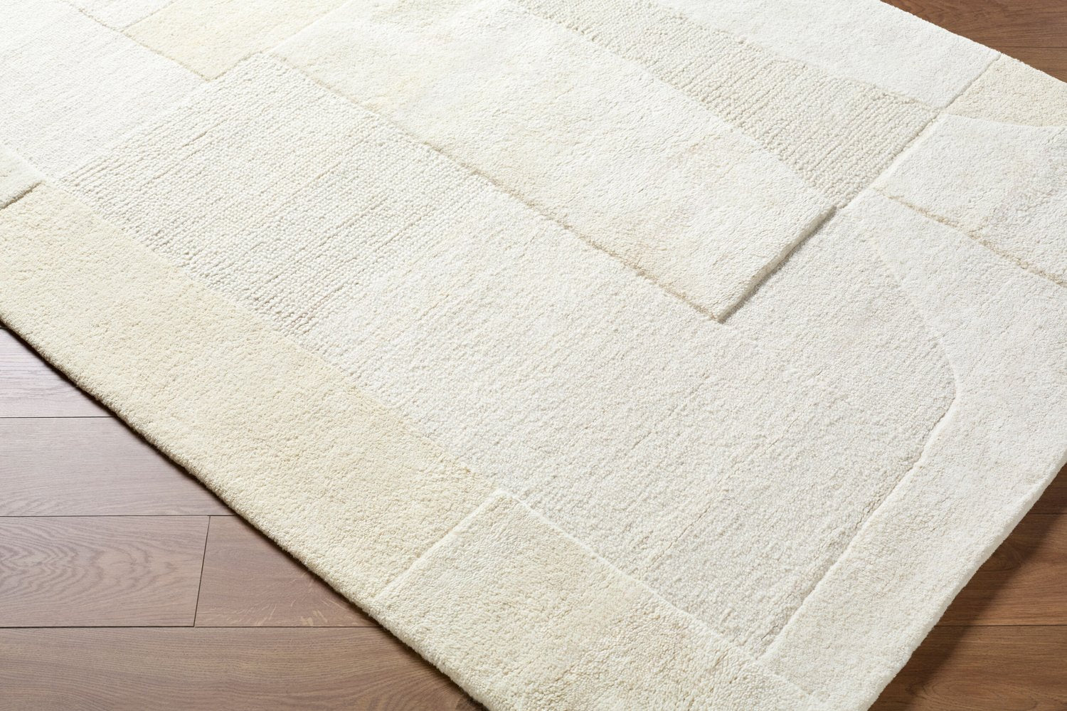 LIVABLISS KINSLEY HANDMADE RUG - Rugs