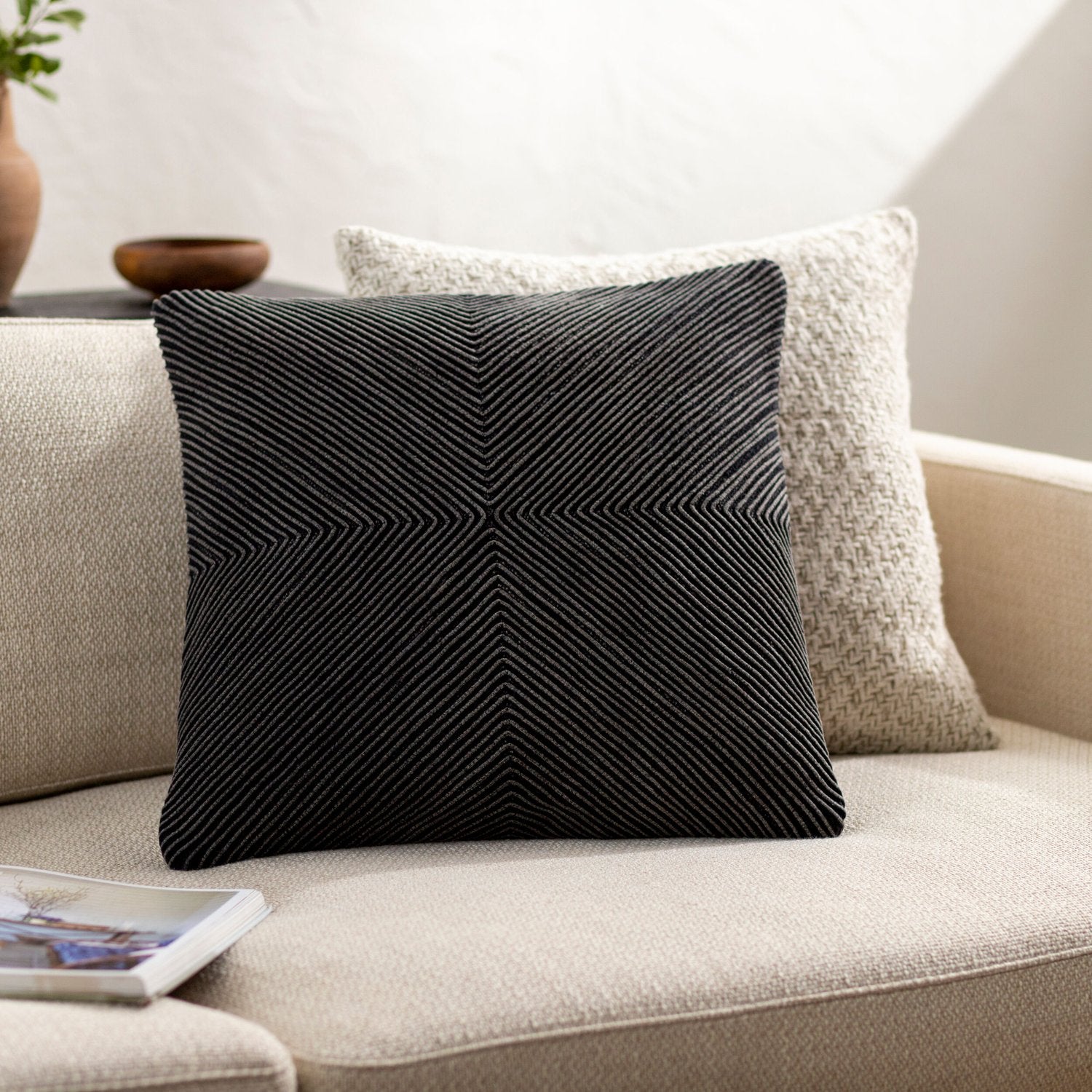 SURYA KOHL ACCENT PILLOW - Linens