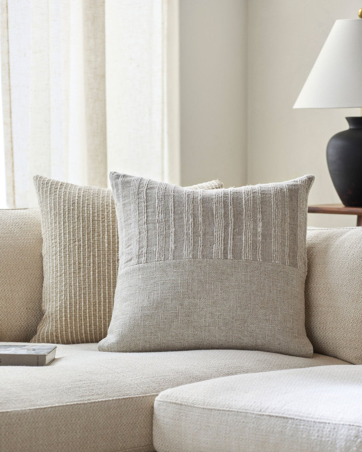 SURYA LOOMED LUXE ACCENT PILLOW - Linens