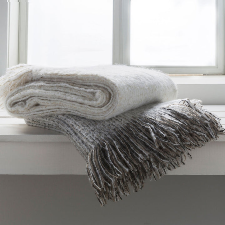 SURYA MADURAI THROW - Linens