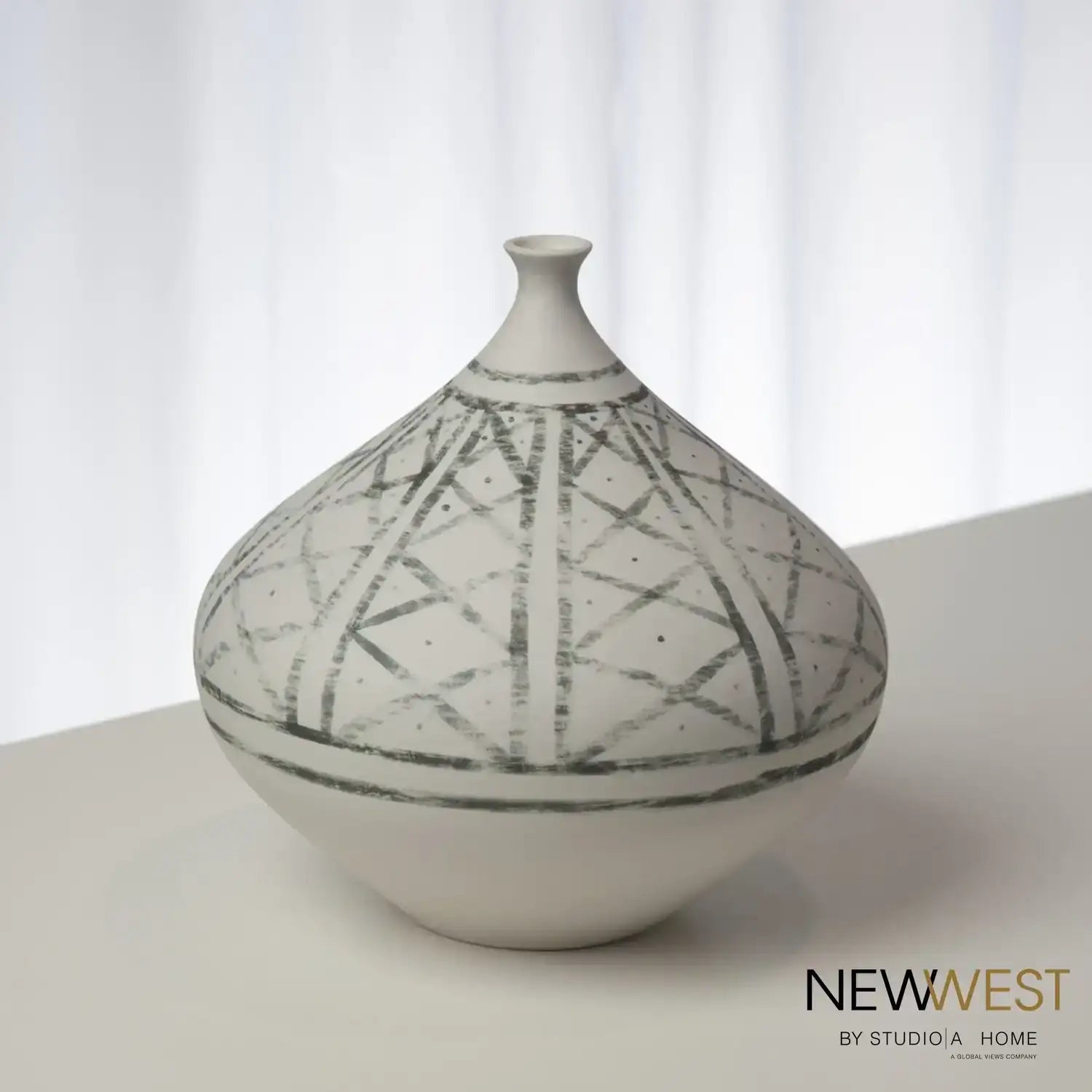 GLOBAL VIEWS GRENZ VASE - Decorative Accents
