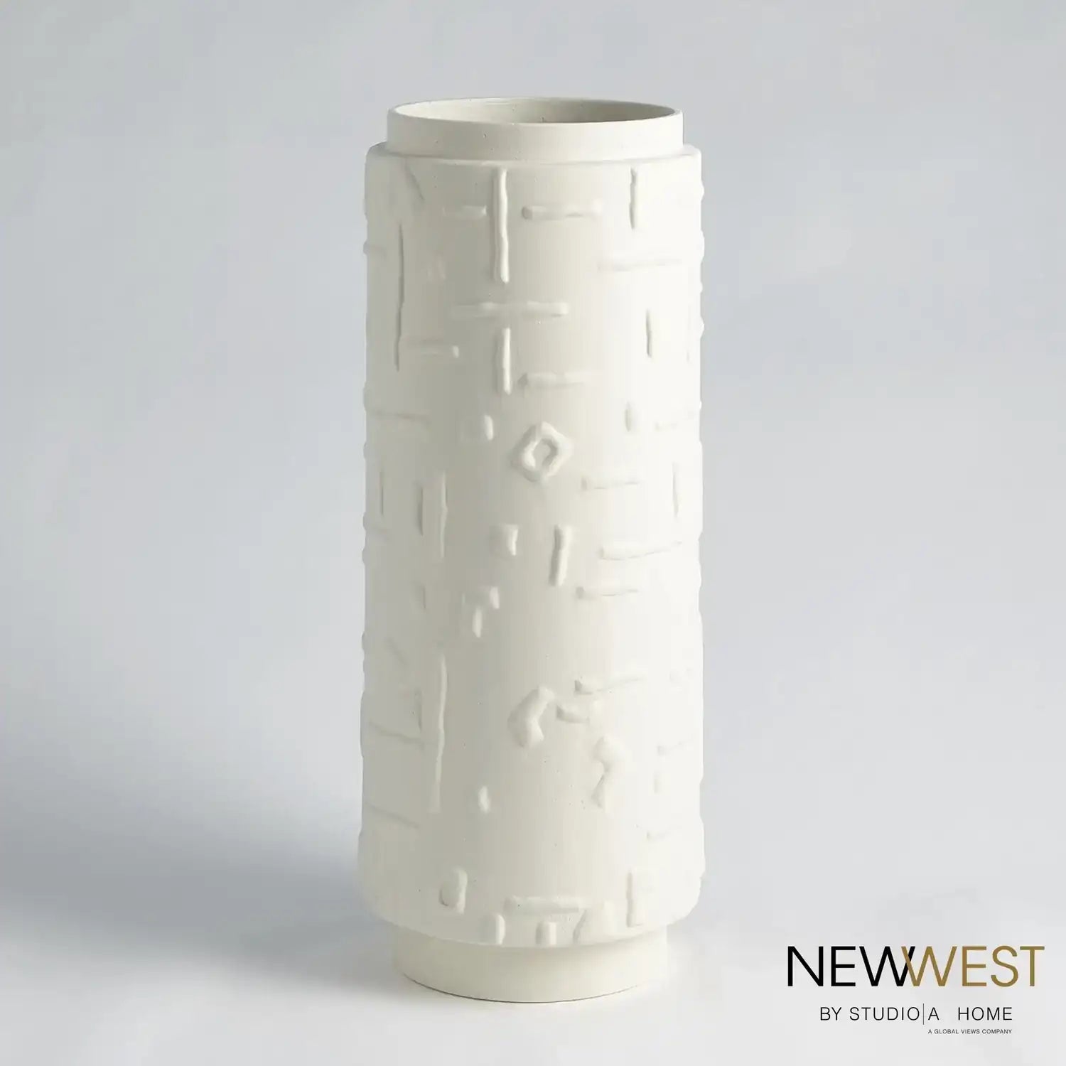 GLOBAL VIEWS SANKURU VASE - Decorative Accents