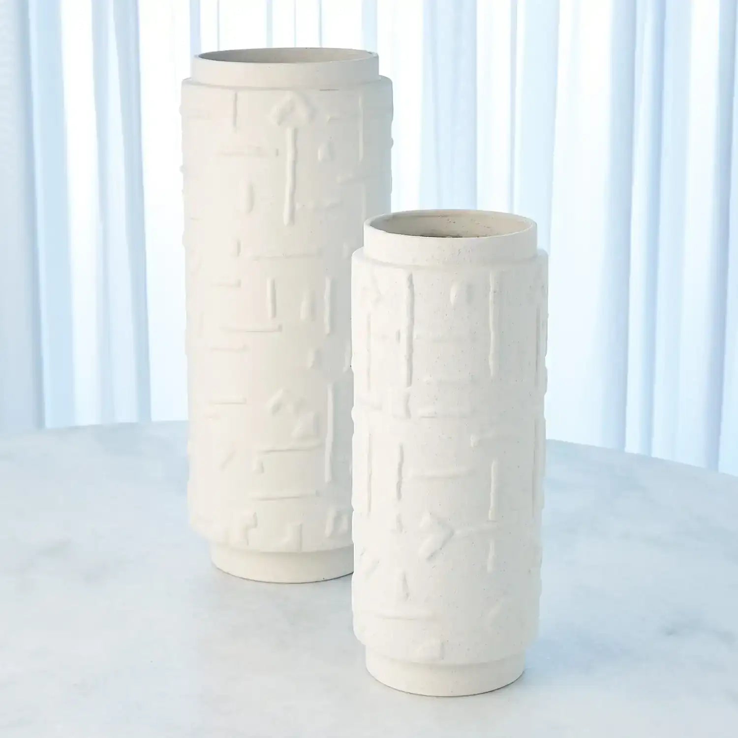 GLOBAL VIEWS SANKURU VASE - Decorative Accents