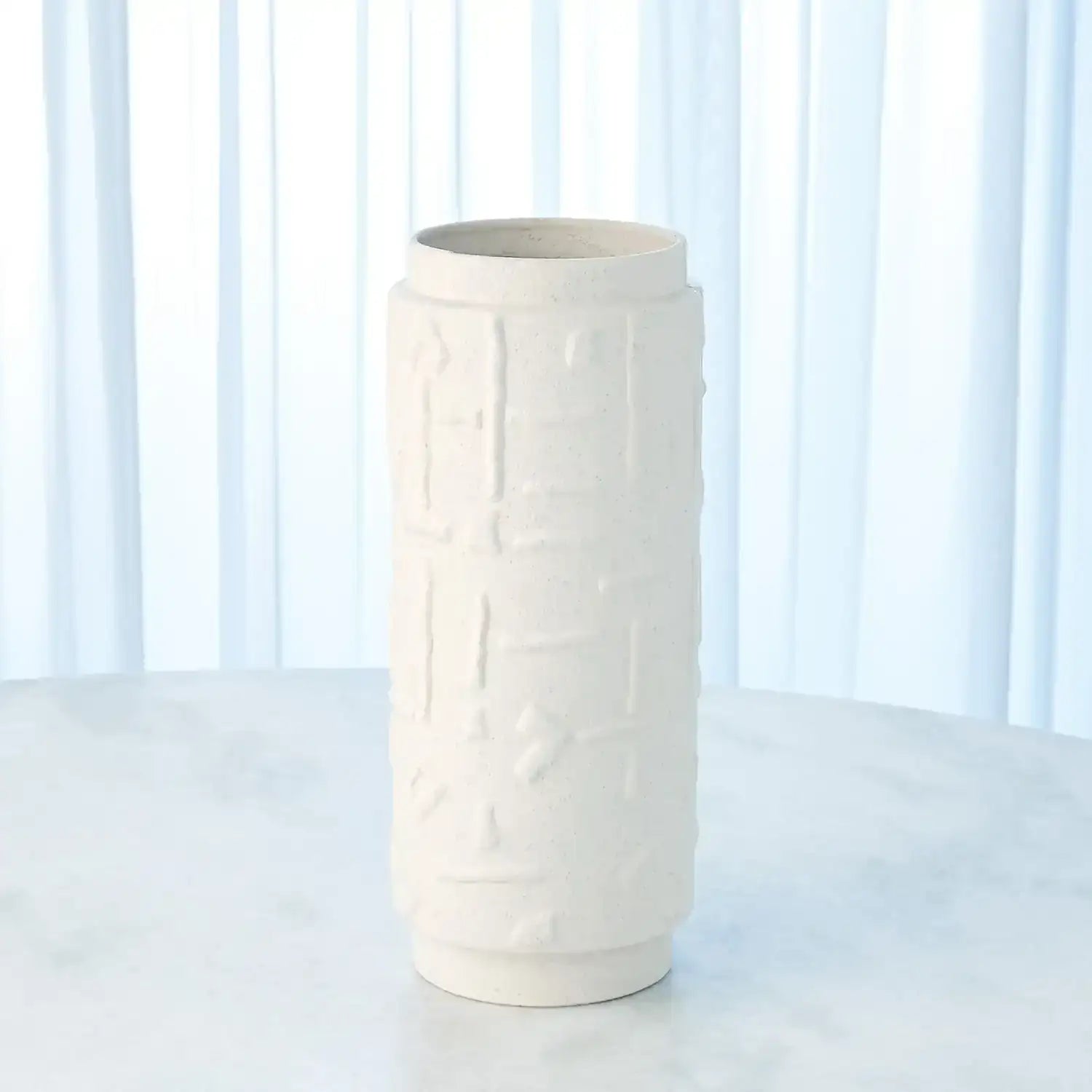 GLOBAL VIEWS SANKURU VASE - Decorative Accents