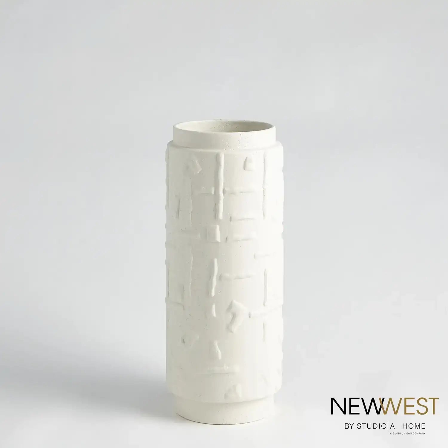 GLOBAL VIEWS SANKURU VASE - Decorative Accents