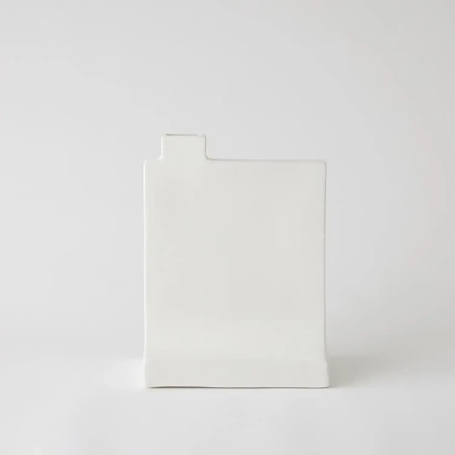 GLOBAL VIEWS ICON VASE - Decorative Accents