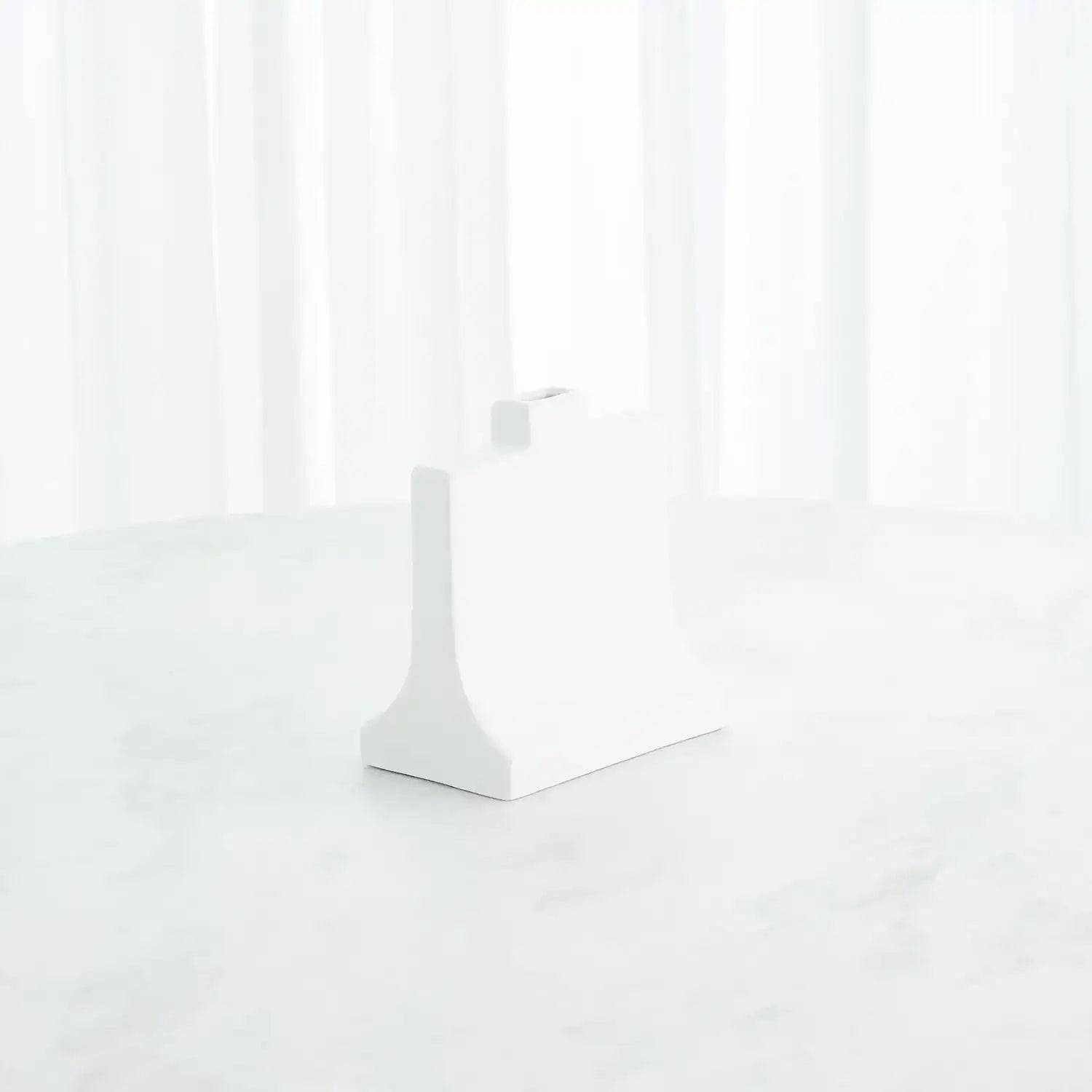 GLOBAL VIEWS ICON VASE - Decorative Accents