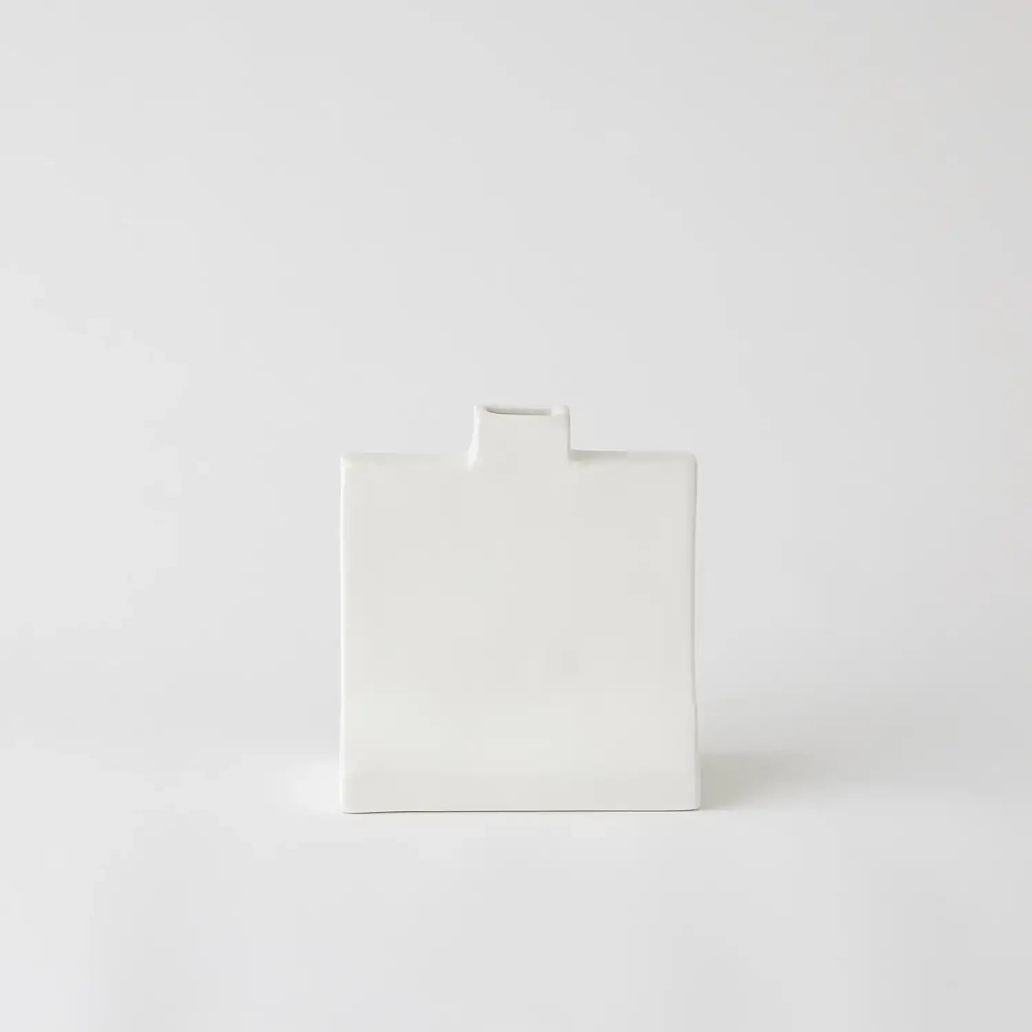 GLOBAL VIEWS ICON VASE - Decorative Accents