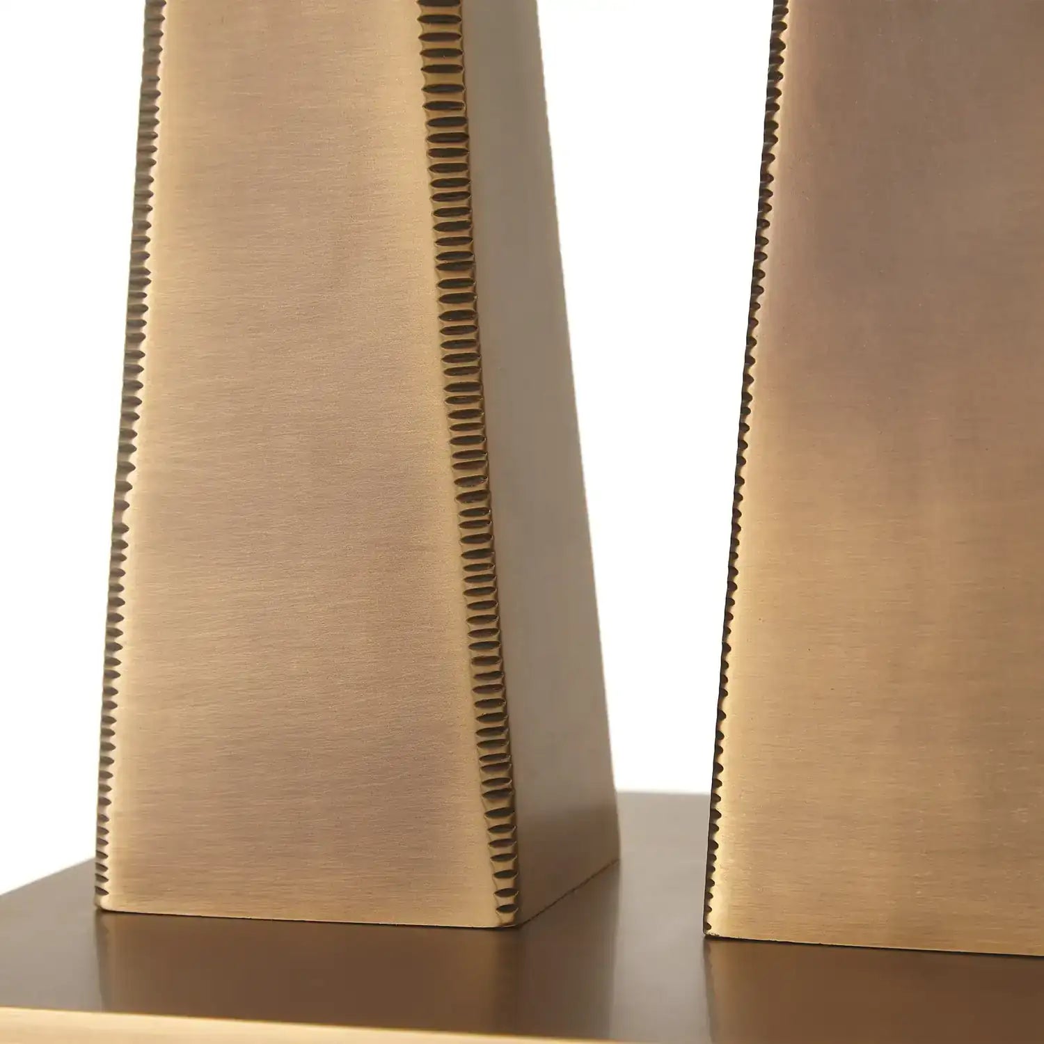 GLOBAL VIEWS, CAPITOL TABLE LAMP, TABLE LAMPS