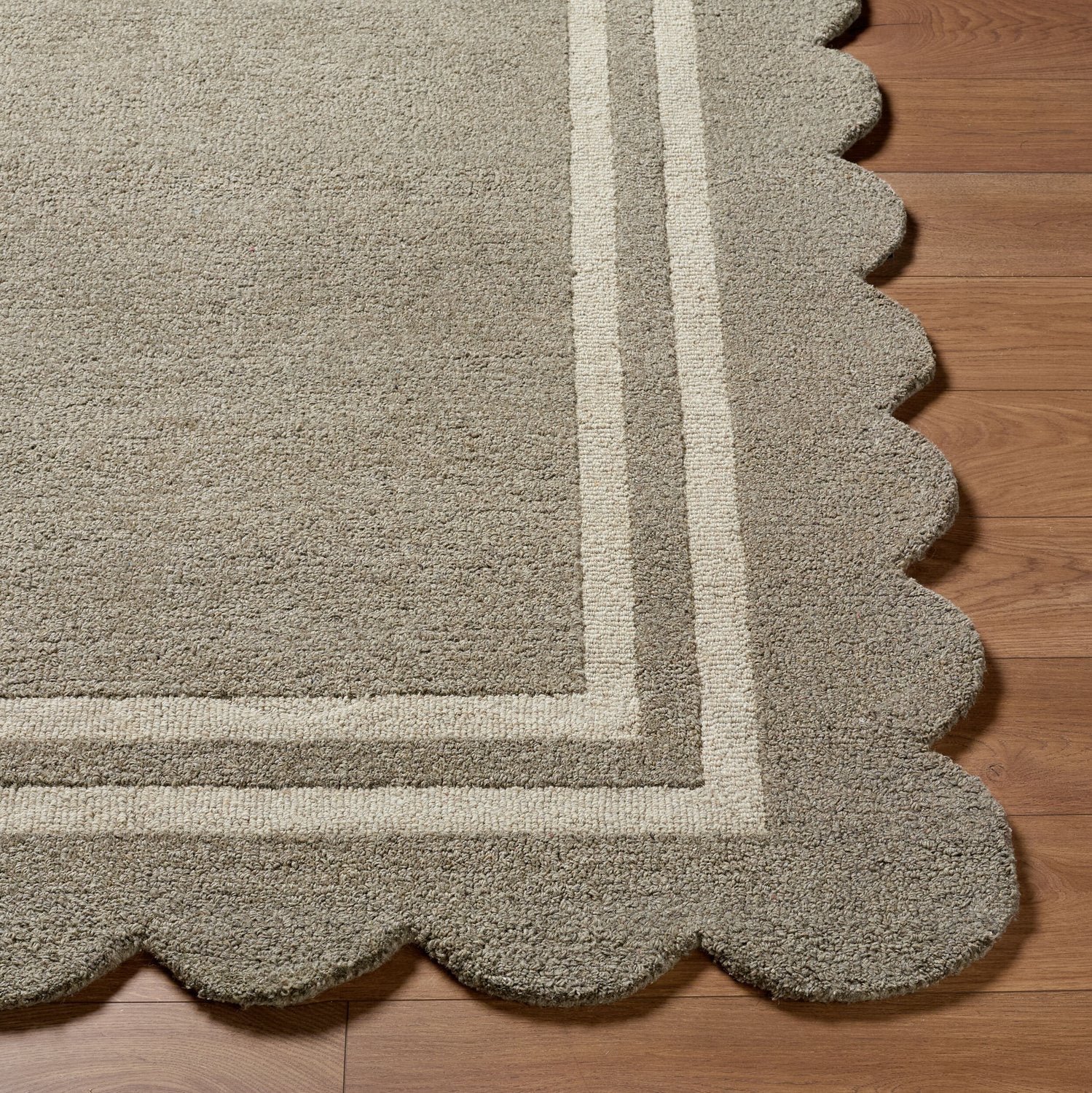 LIVABLISS SCALLOPED HANDMADE RUG - Rugs