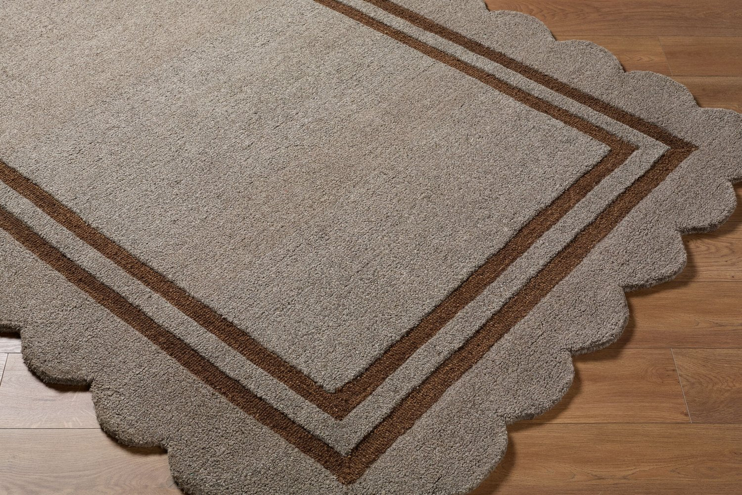 LIVABLISS SCALLOPED HANDMADE RUG - Rugs