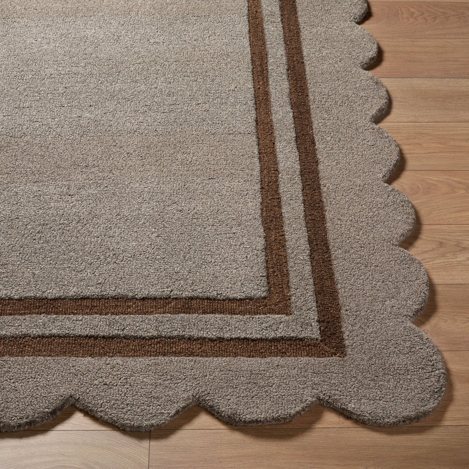 LIVABLISS SCALLOPED HANDMADE RUG - Rugs