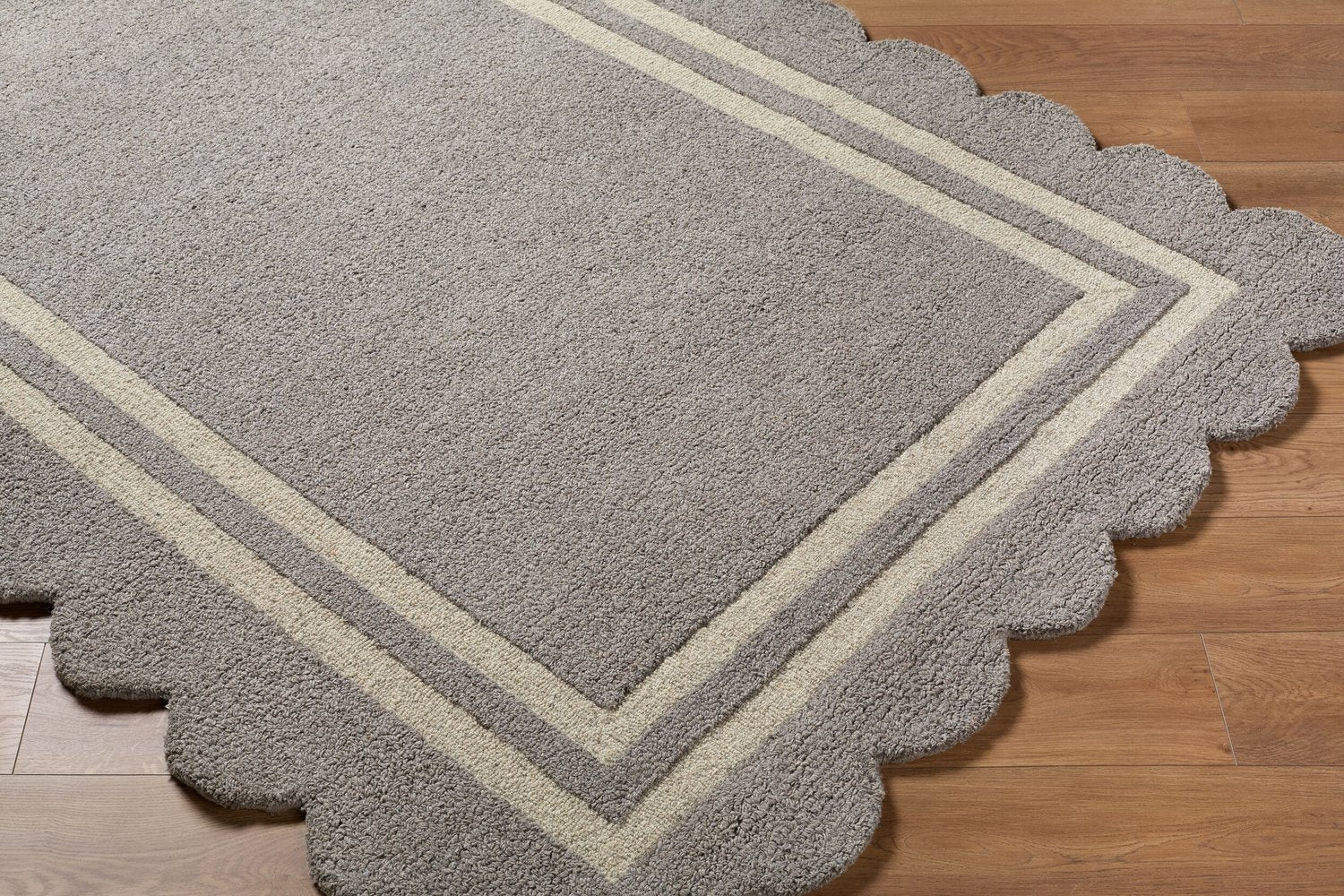 LIVABLISS SCALLOPED HANDMADE RUG - Rugs