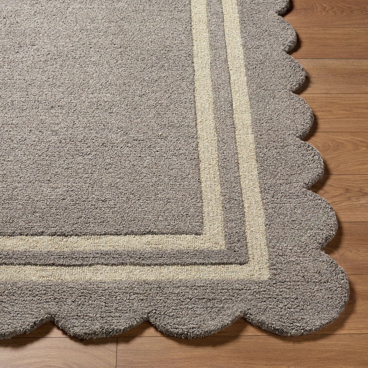 LIVABLISS SCALLOPED HANDMADE RUG - Rugs