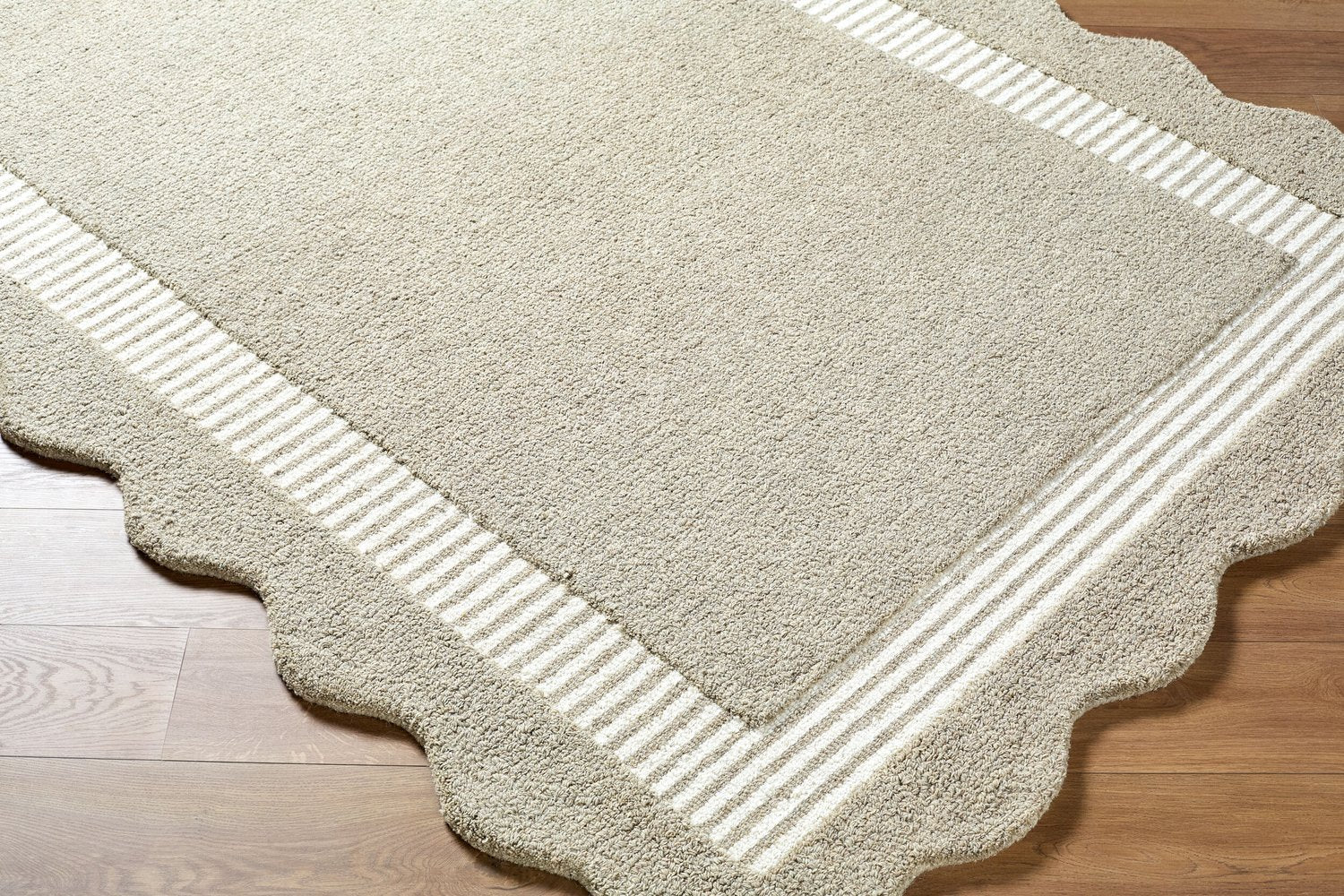 LIVABLISS SCALLOPED HANDMADE RUG - Rugs